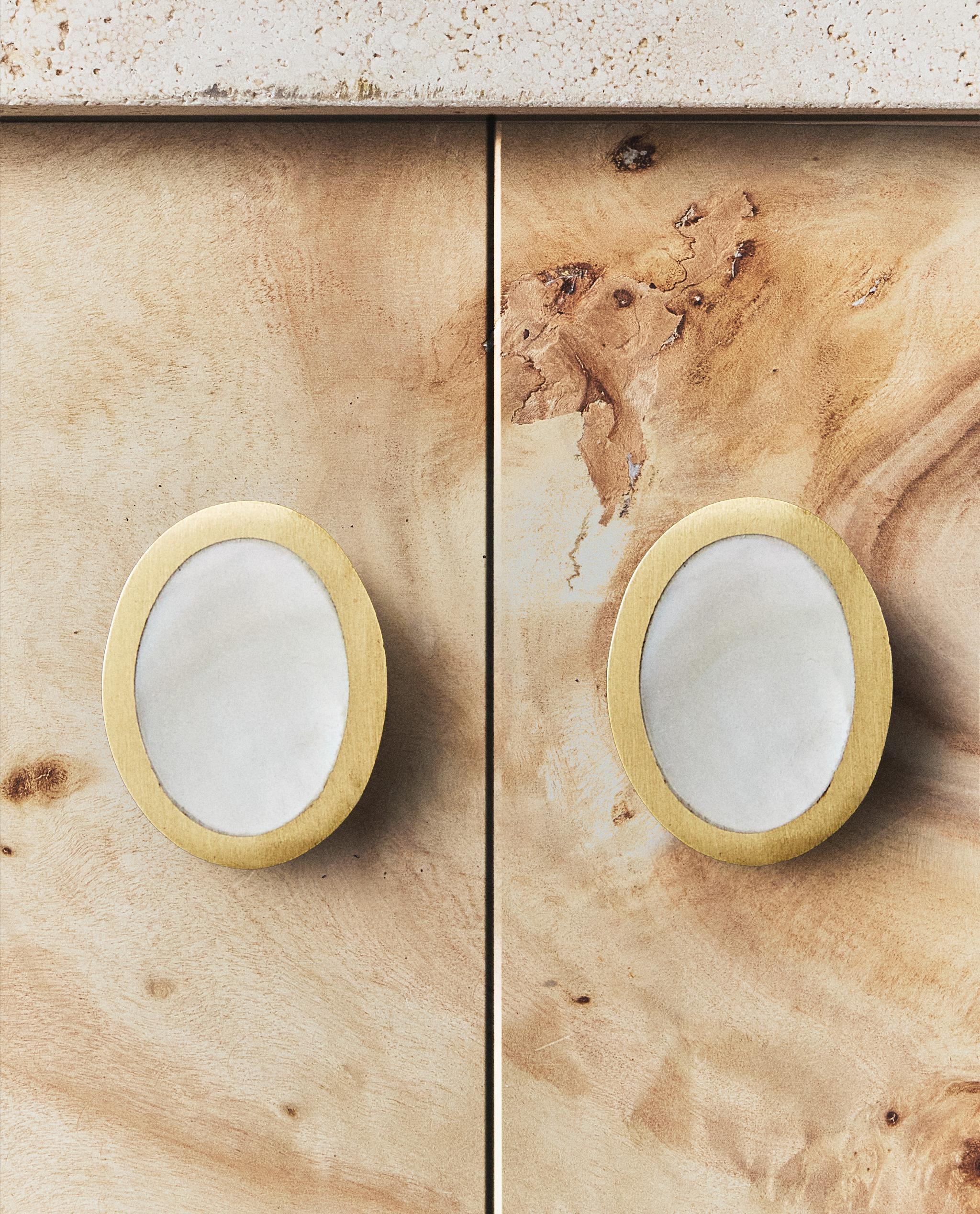 PACK OF OVAL MOTHER-OF-PEARL DOOR KNOBS (PACK OF 2)