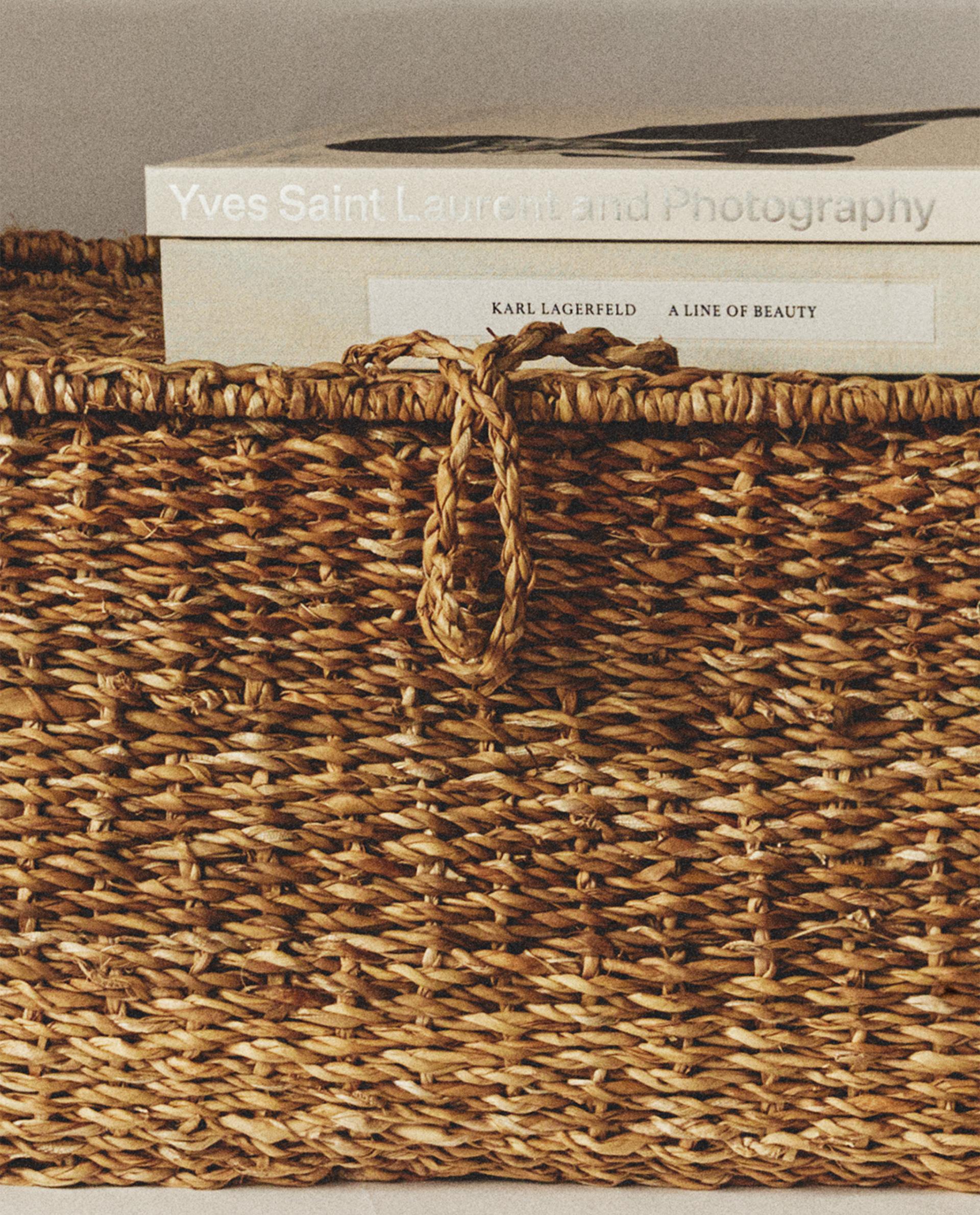 SEAGRASS BASKET WITH LID SEAGRASS BASKET WITH LID