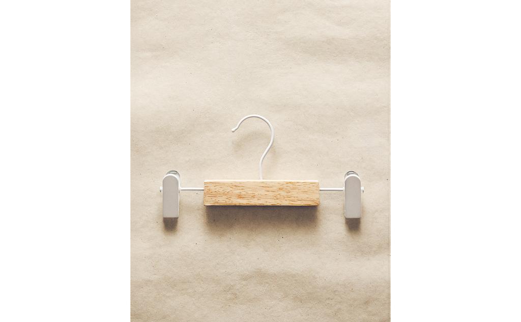 PACK OF KIDS' WOODEN HANGERS WITH CLIPS (PACK OF 3) PACK OF KIDS' WOODEN HANGERS WITH CLIPS (PACK OF 3)