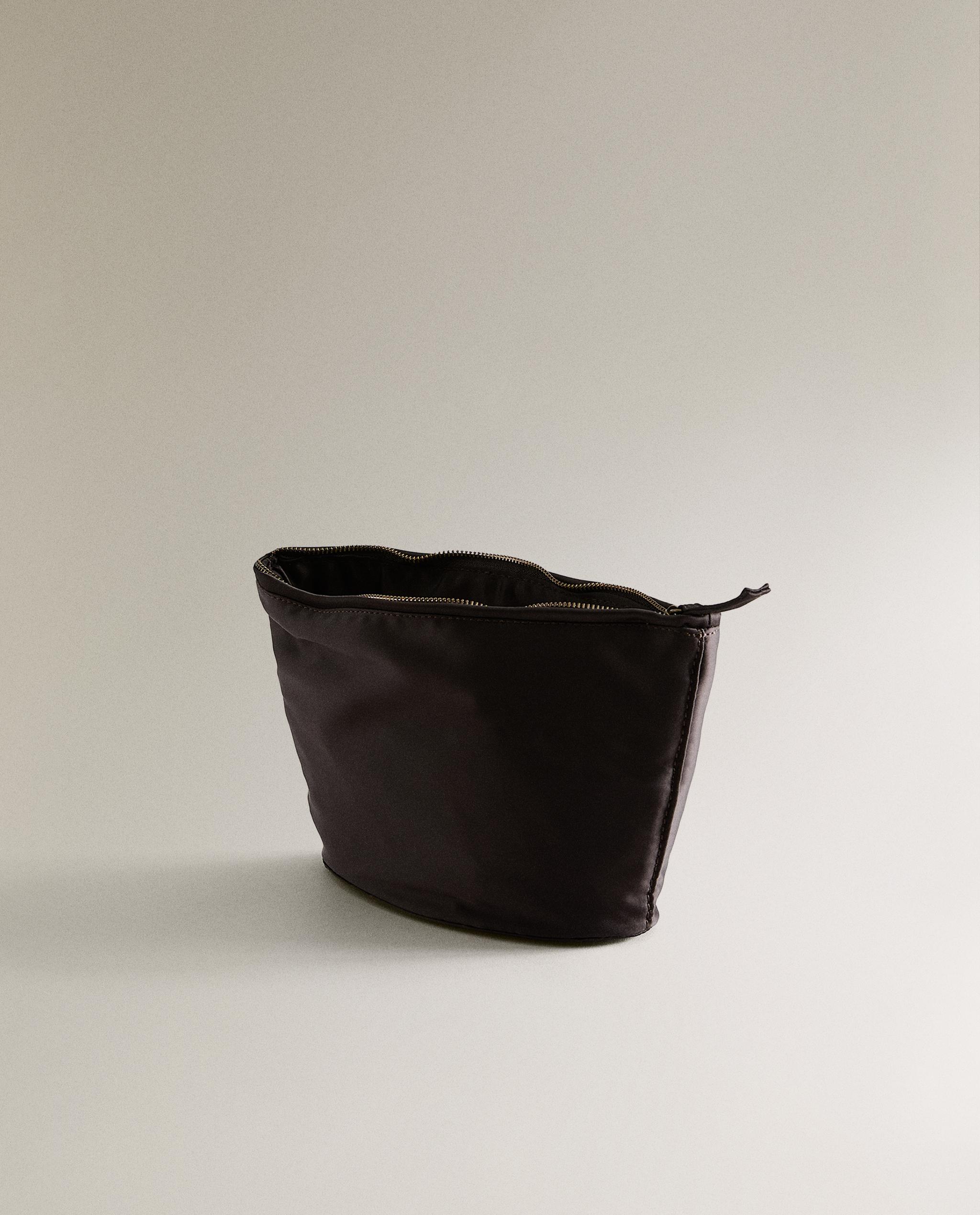 SATEEN WASH BAG product thumbnail 2