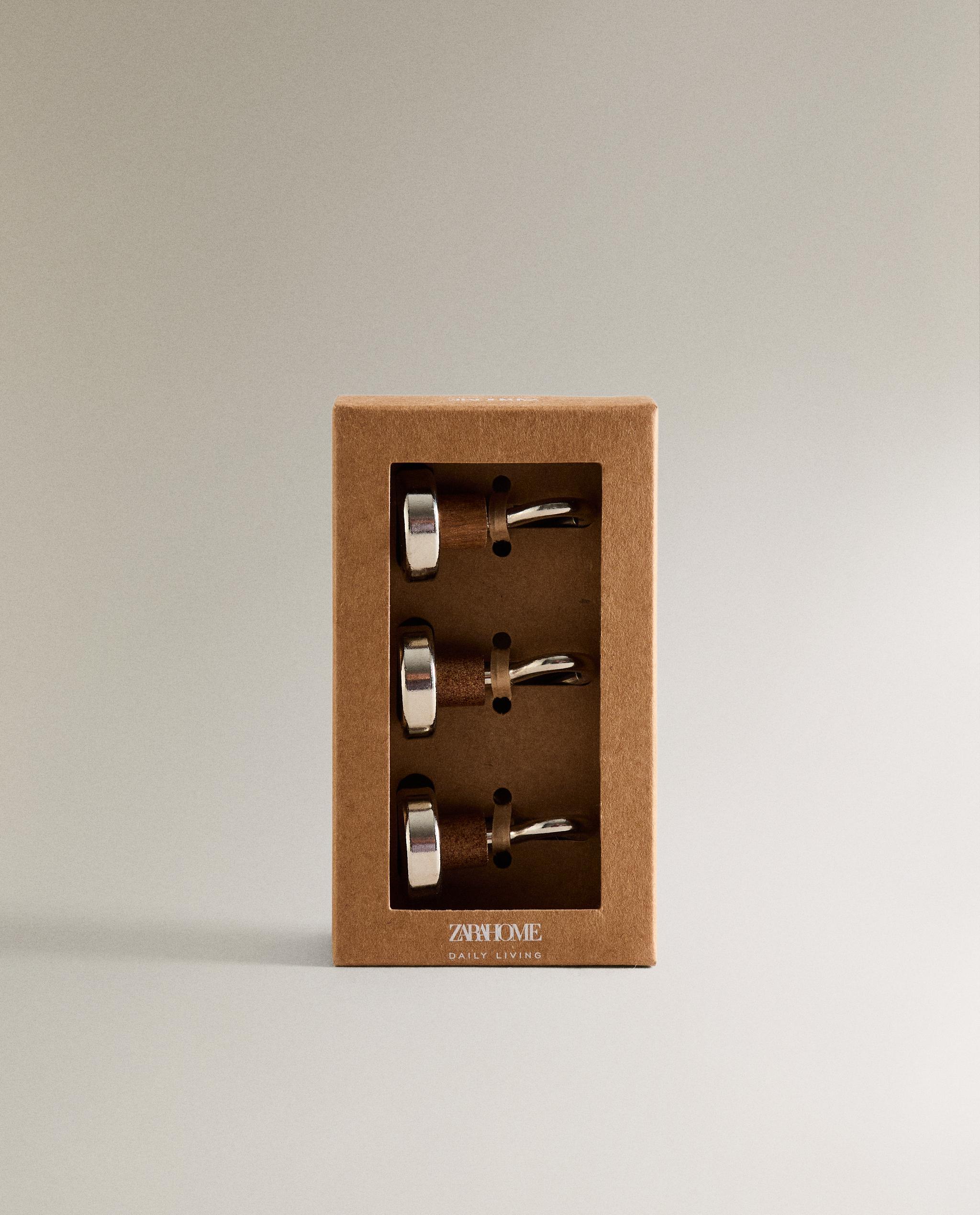 3-PACK OF MAGNETIC HOOKS product thumbnail 8