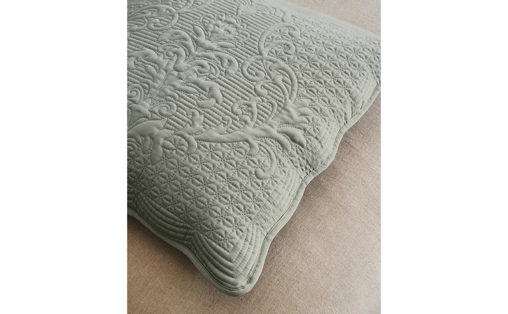 QUILTED CUSHION COVER WITH RAISED DESIGN QUILTED CUSHION COVER WITH RAISED DESIGN