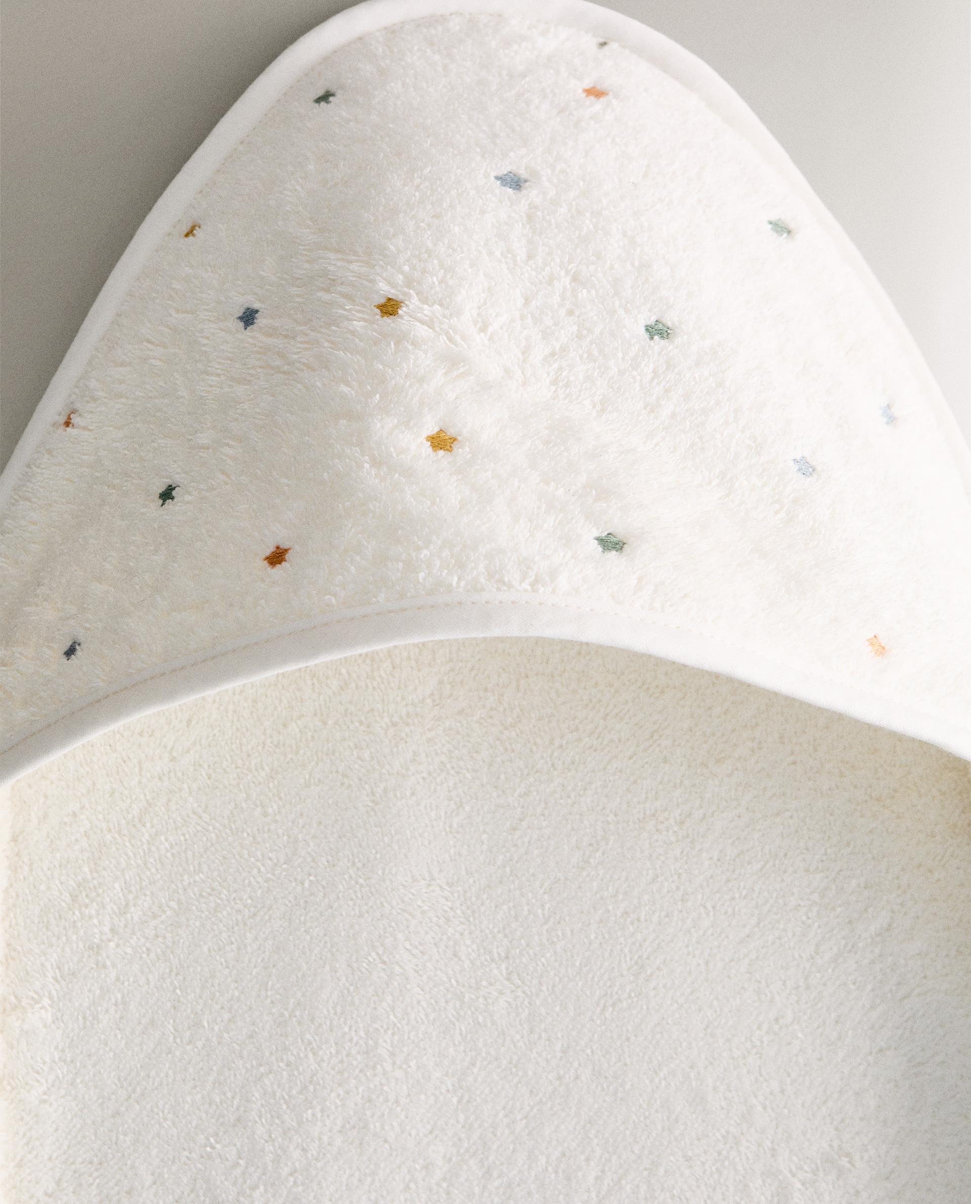 STARS HOODED BABY TOWEL product thumbnail 2