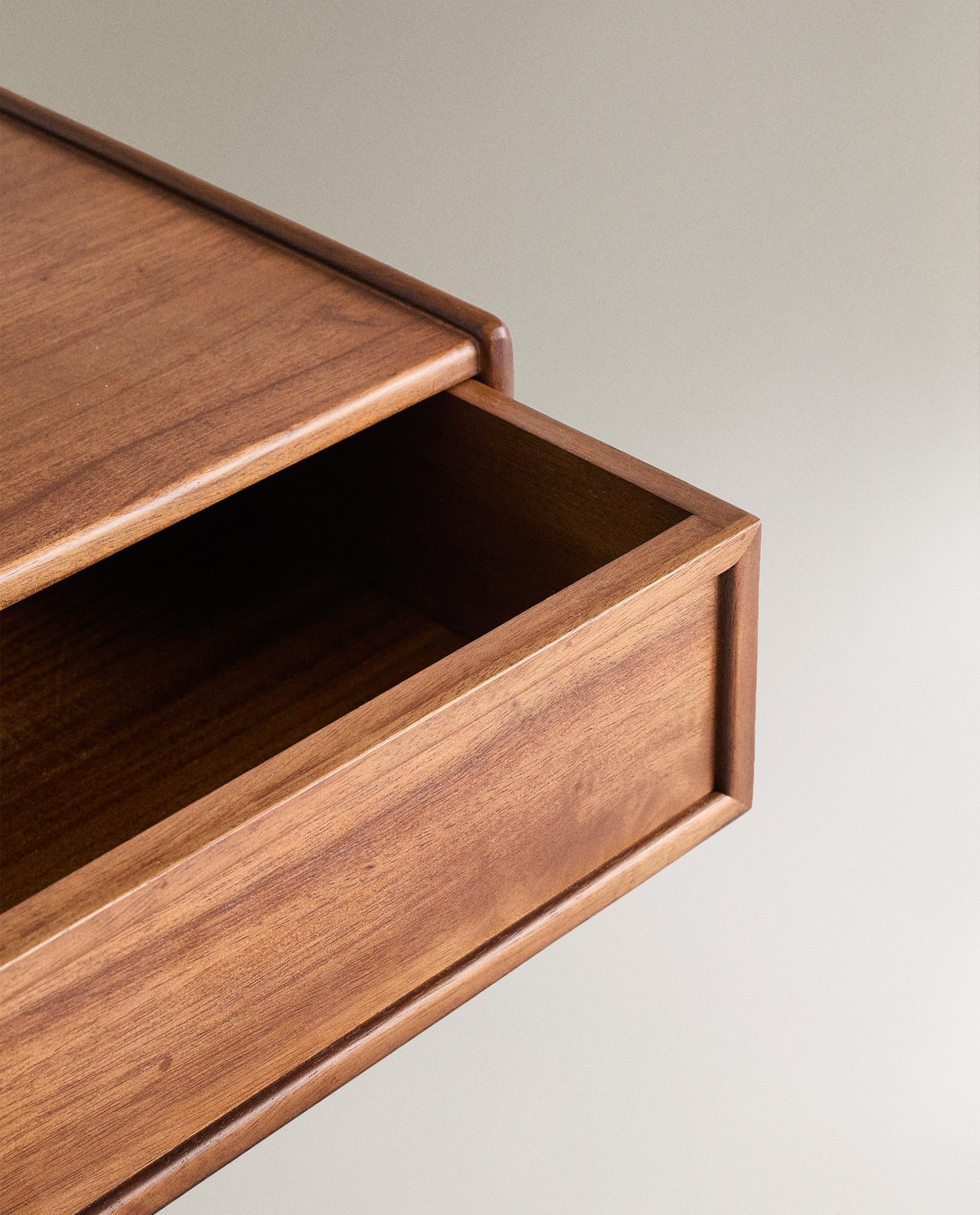 FLOATING BEDSIDE TABLE product thumbnail 4
