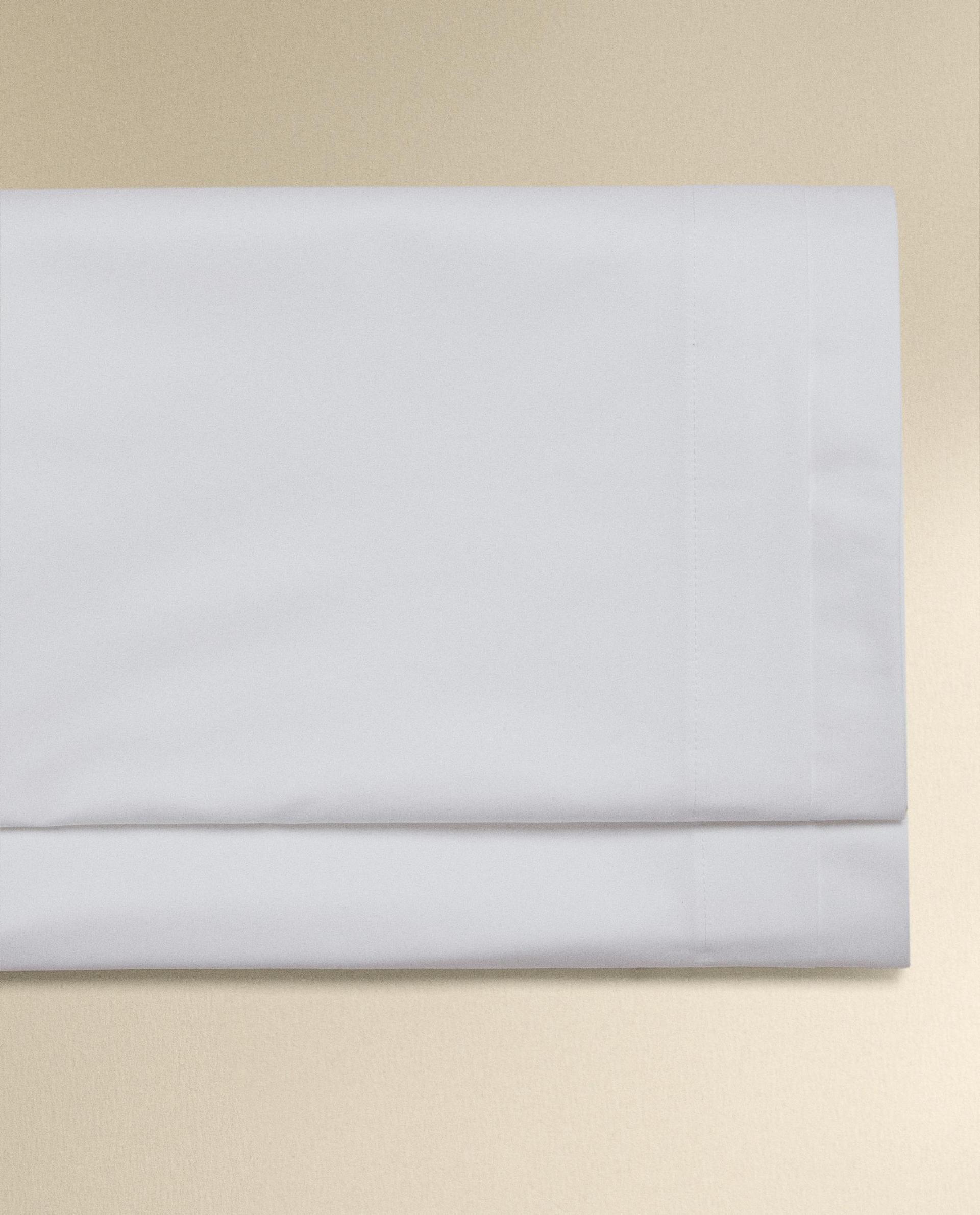 PLEATED COTTON SATEEN FLAT SHEET (1000 THREAD COUNT) PLEATED COTTON SATEEN FLAT SHEET (1000 THREAD COUNT)