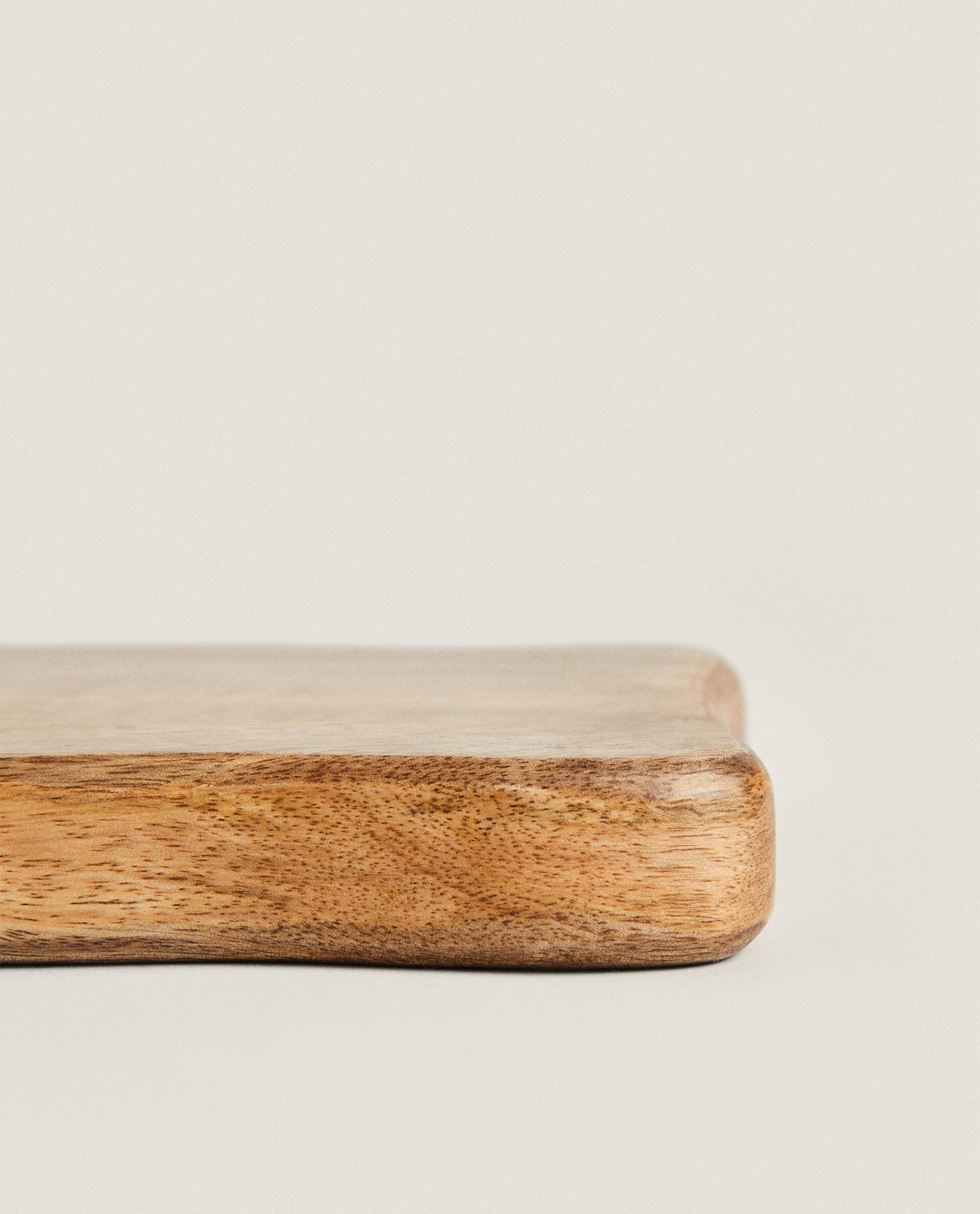 IRREGULAR WOODEN CHOPPING BOARD product thumbnail 14