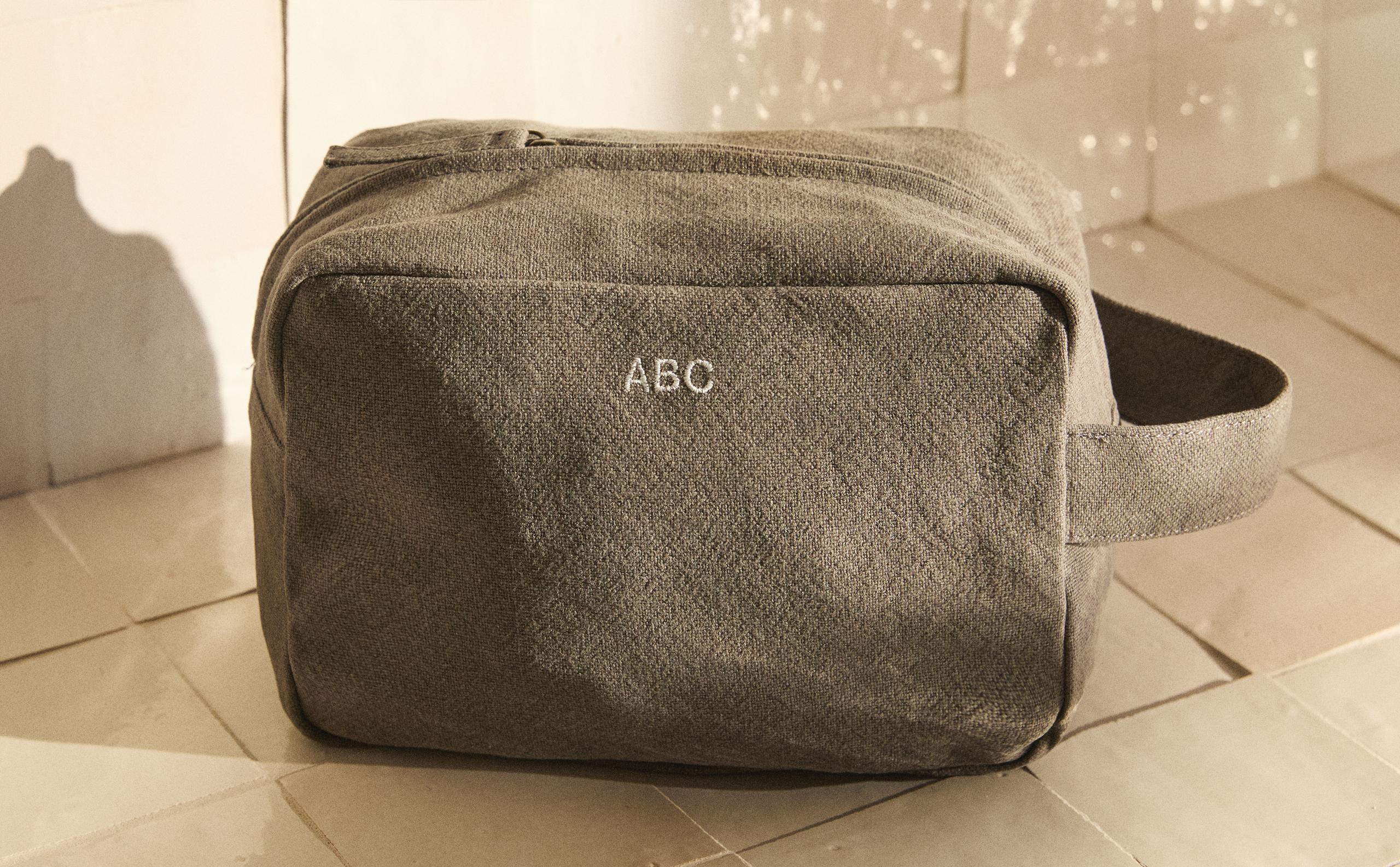 LINEN TOILETRY BAG