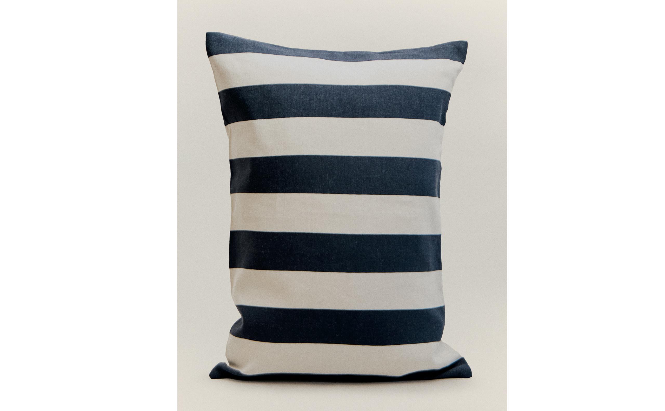 CUSHION COVERS AND VASE product thumbnail 20