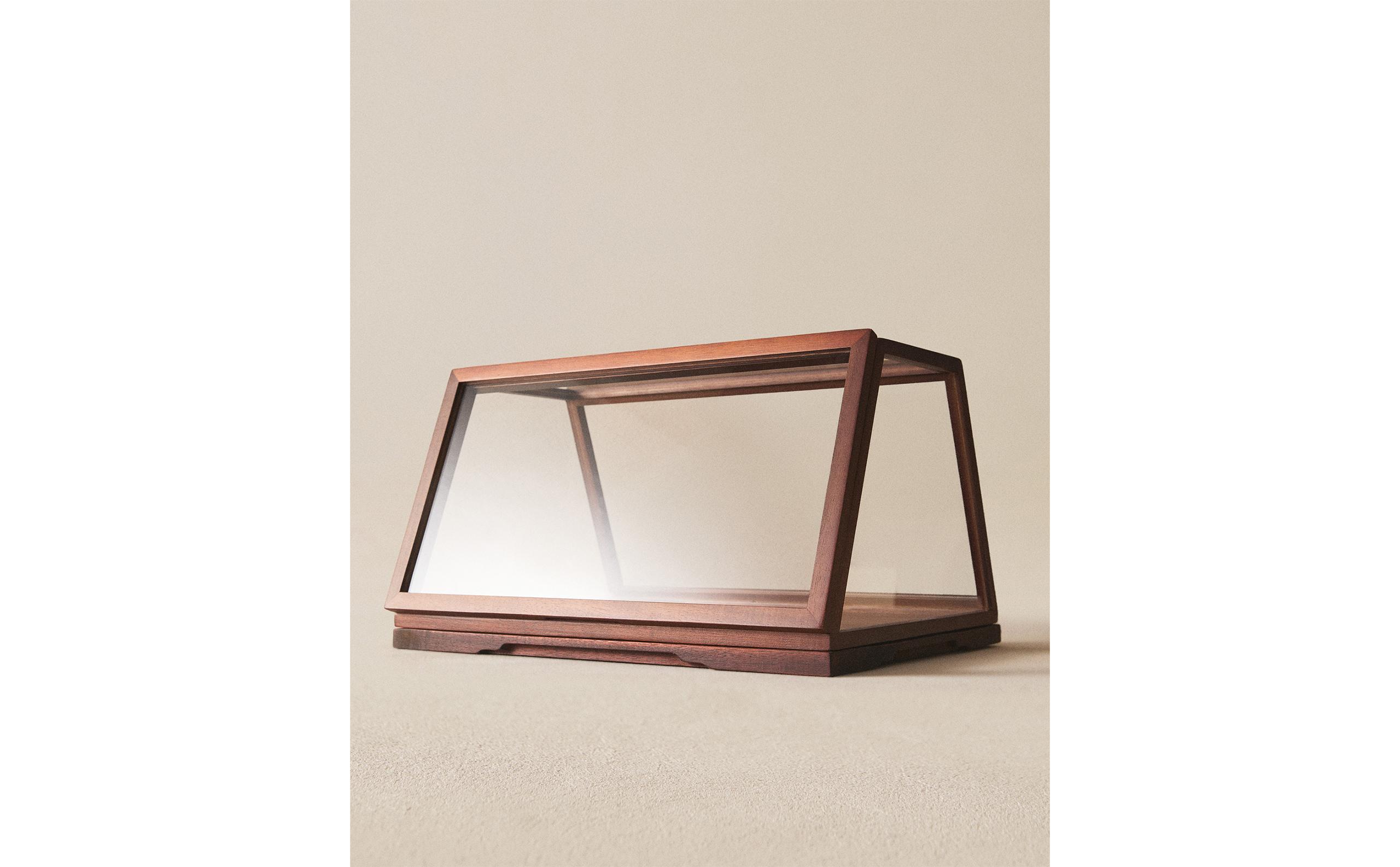 WOODEN DISPLAY STAND product thumbnail 4
