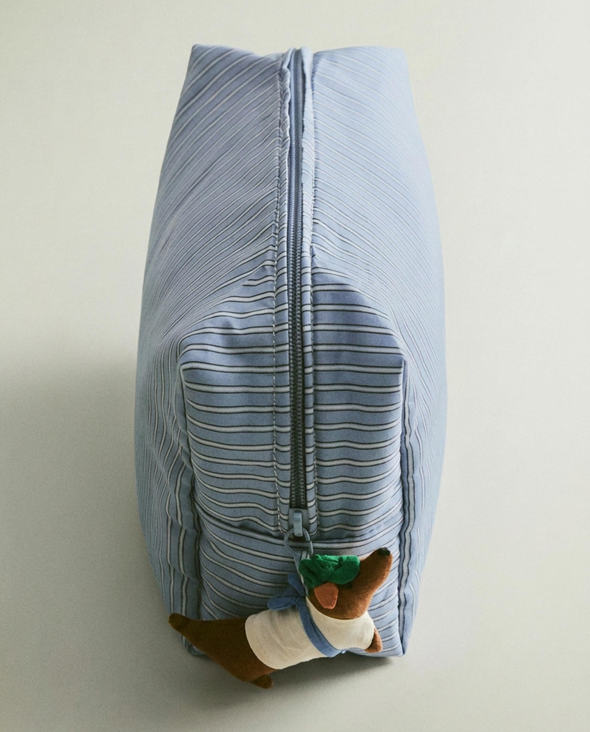 KIDS' PYJAMAS, WASH BAG AND SLIPPERS product thumbnail 19