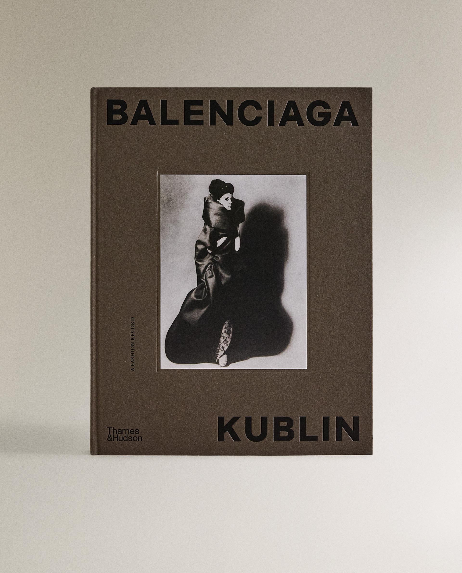 KOFFIETAFELBOEK BALENCIAGA KUBLIN