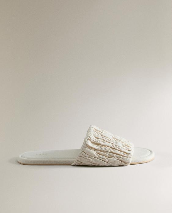 SLIDERS WITH GATHERED DETAIL