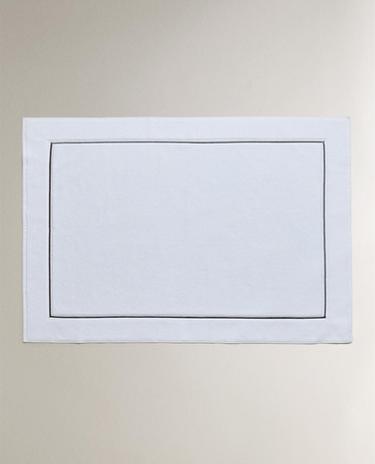 BATH MAT WITH TRIM