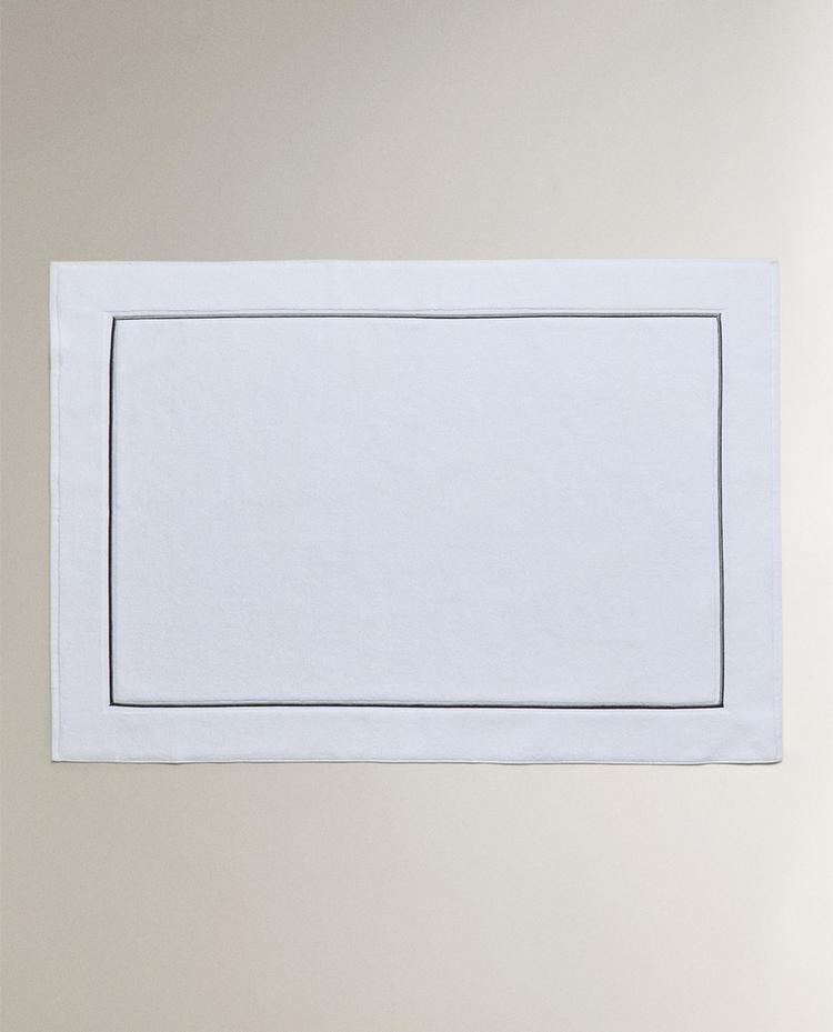 BATH MAT WITH TRIM BATH MAT WITH TRIM