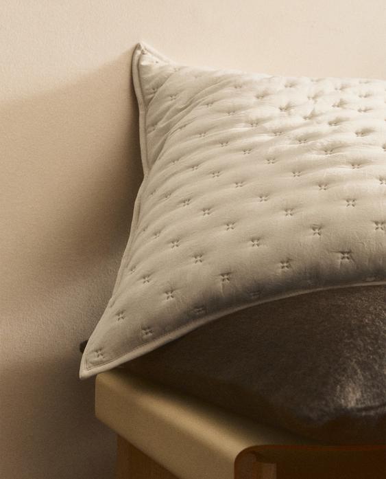 غلاف وسادة مبطن ومنقط للألحفة