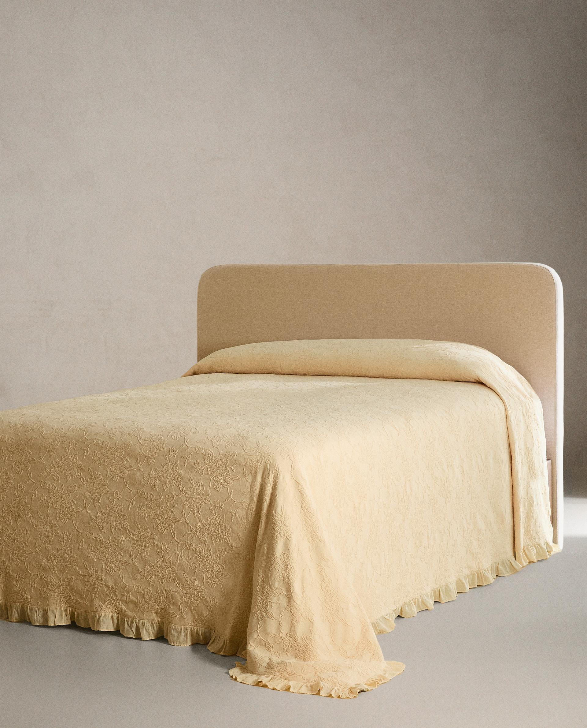 Zara  ジャカードのフリル付きベッドカバー Zara Home ジャカードのフリル付きベッドカバー ジャカードの