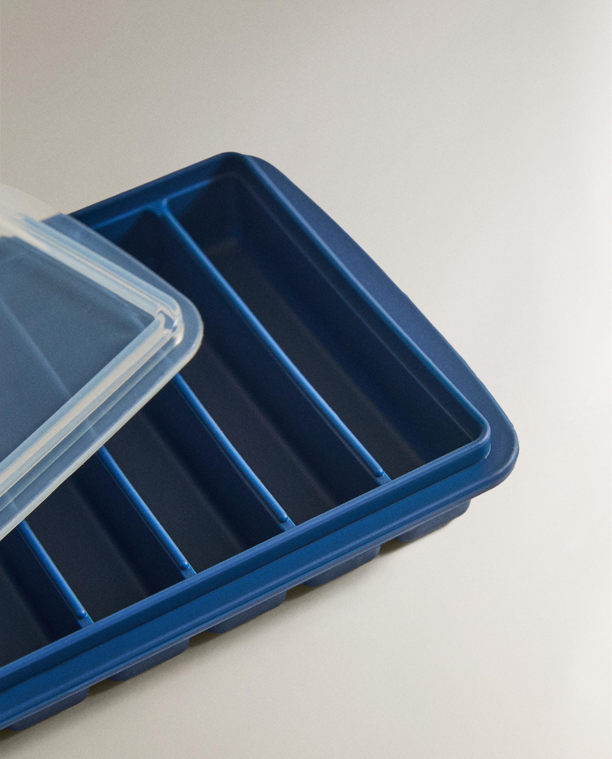 SILICONE RECTANGLE ICE BUCKET TRAY 10 ICE CUBES product thumbnail 3