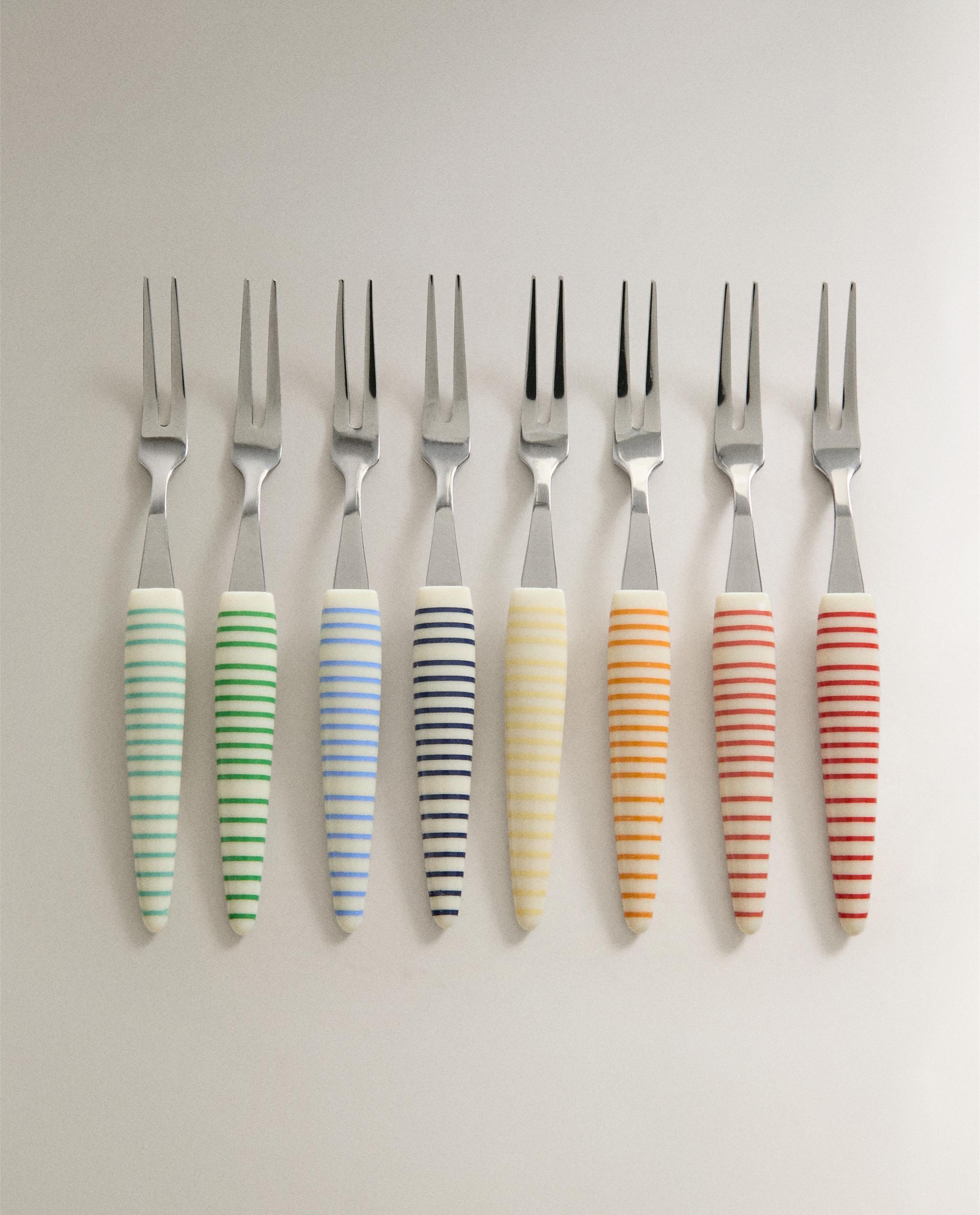 PACK OF STRIPED COCKTAIL PICKS (PACK OF 8) product thumbnail 5