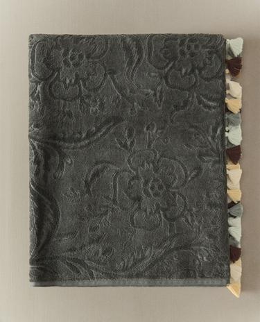JACQUARD POMPOM BATH TOWEL