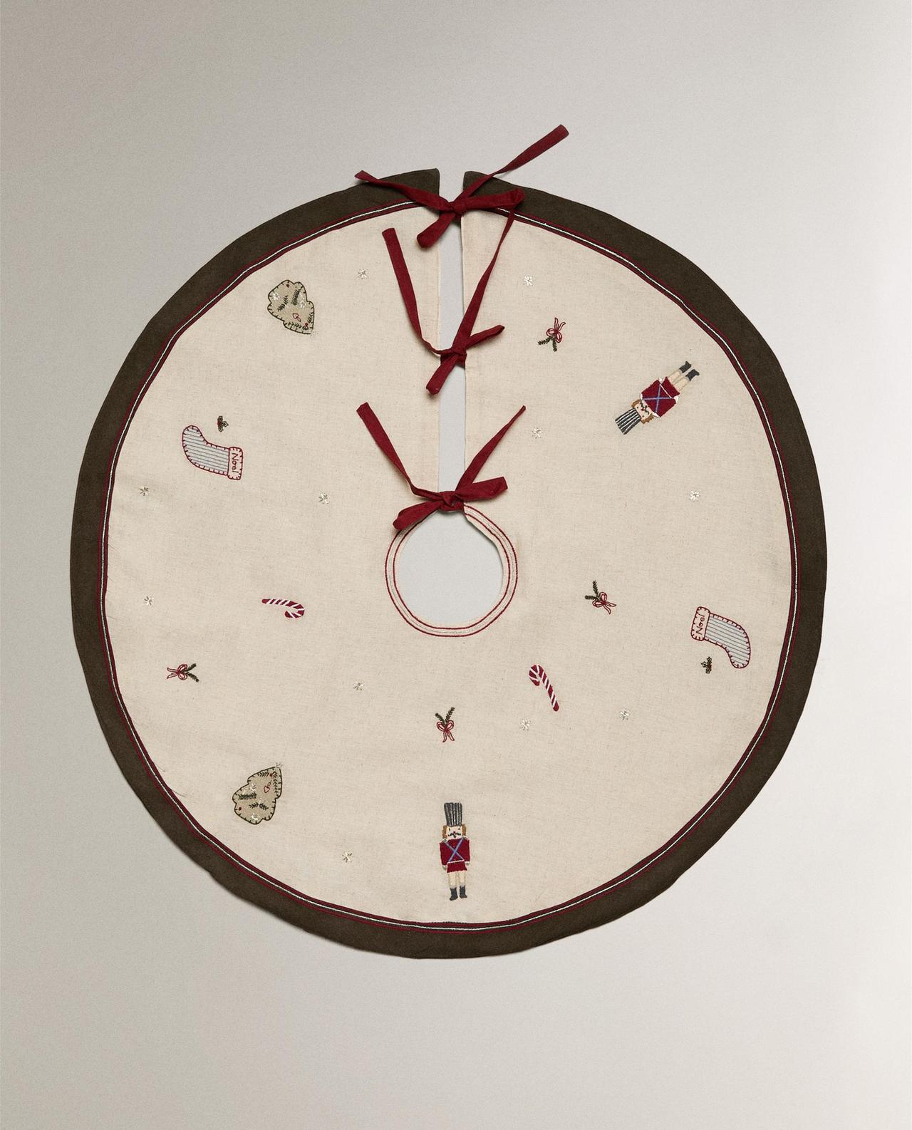 GEBORDUURDE KERSTBOOMVOET | Zara Home Nederland