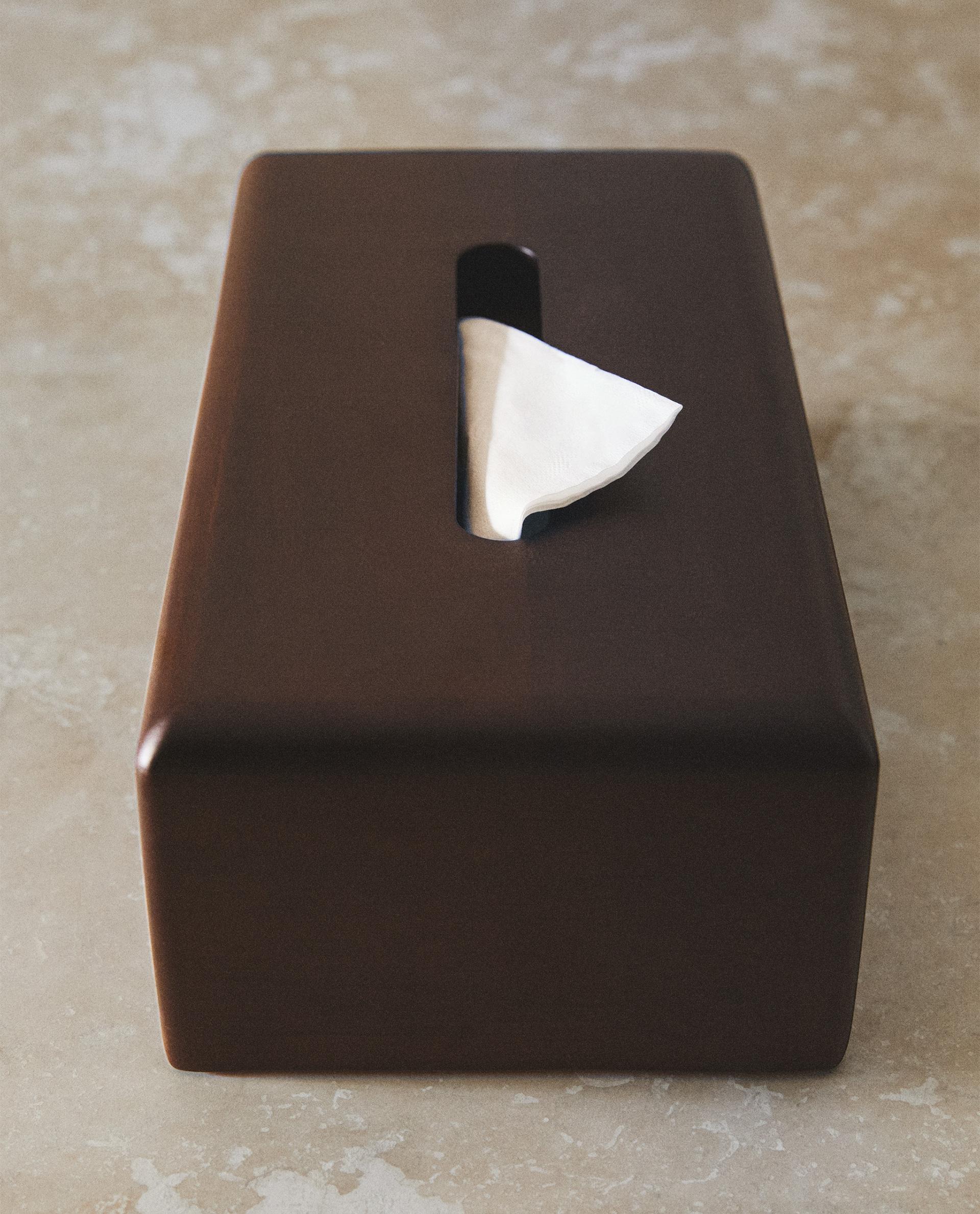 WOODEN TISSUE BOX