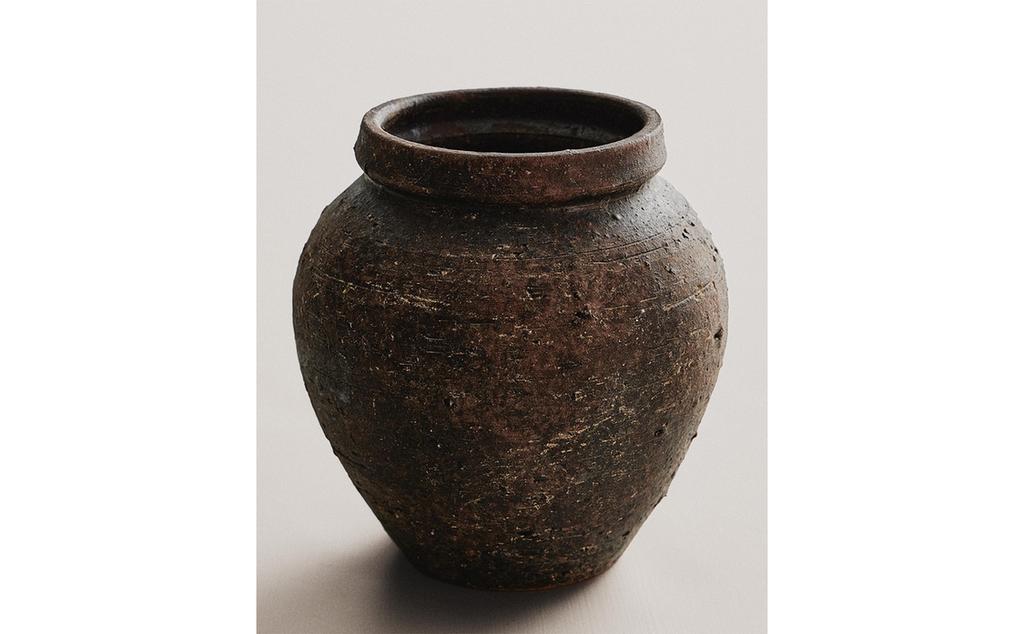TEXTURED CERAMIC VASE