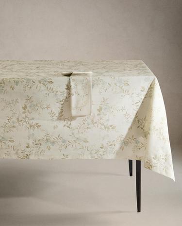 OBRUS W WZORY ROŚLINNE