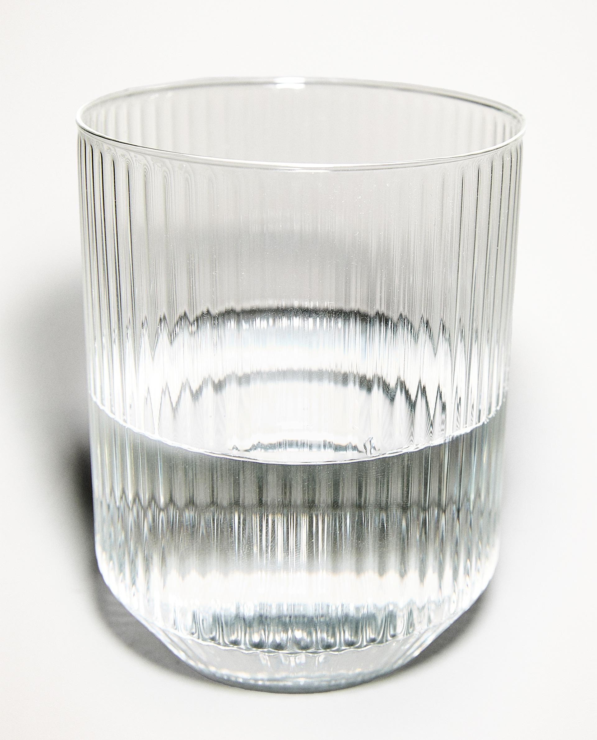 BOROSILICATE GLASS TUMBLER WITH RAISED LINES product thumbnail 2