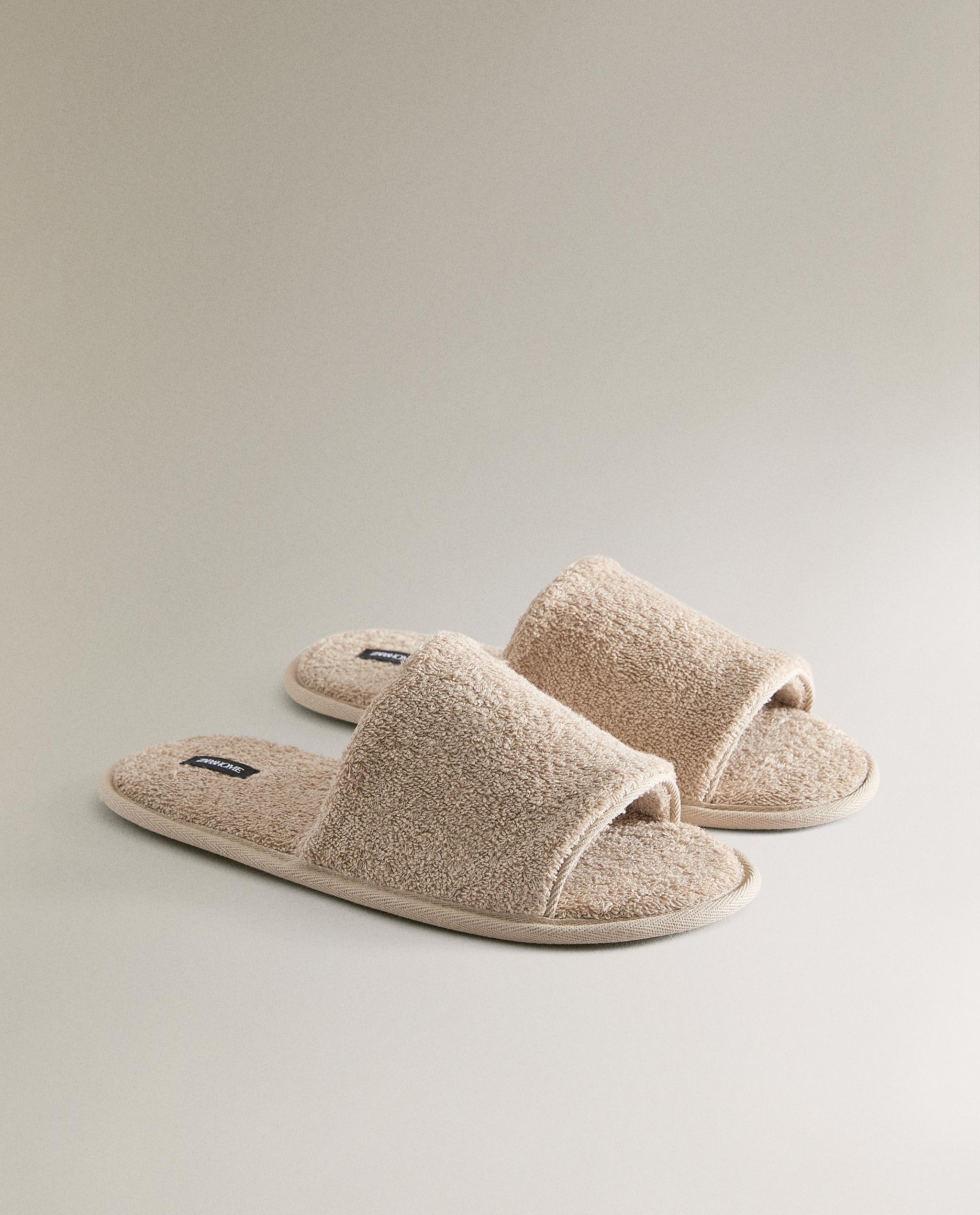 OPEN TERRY BATHROOM SLIPPERS product thumbnail 13