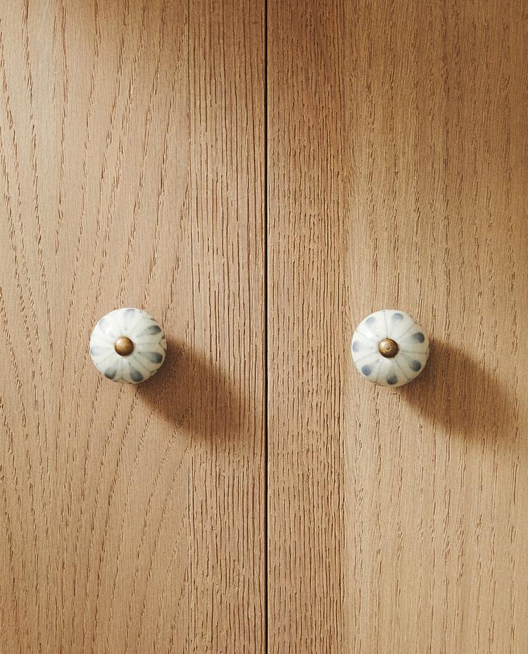 PACK OF CERAMIC FLOWER DOOR KNOBS (PACK OF 2)
