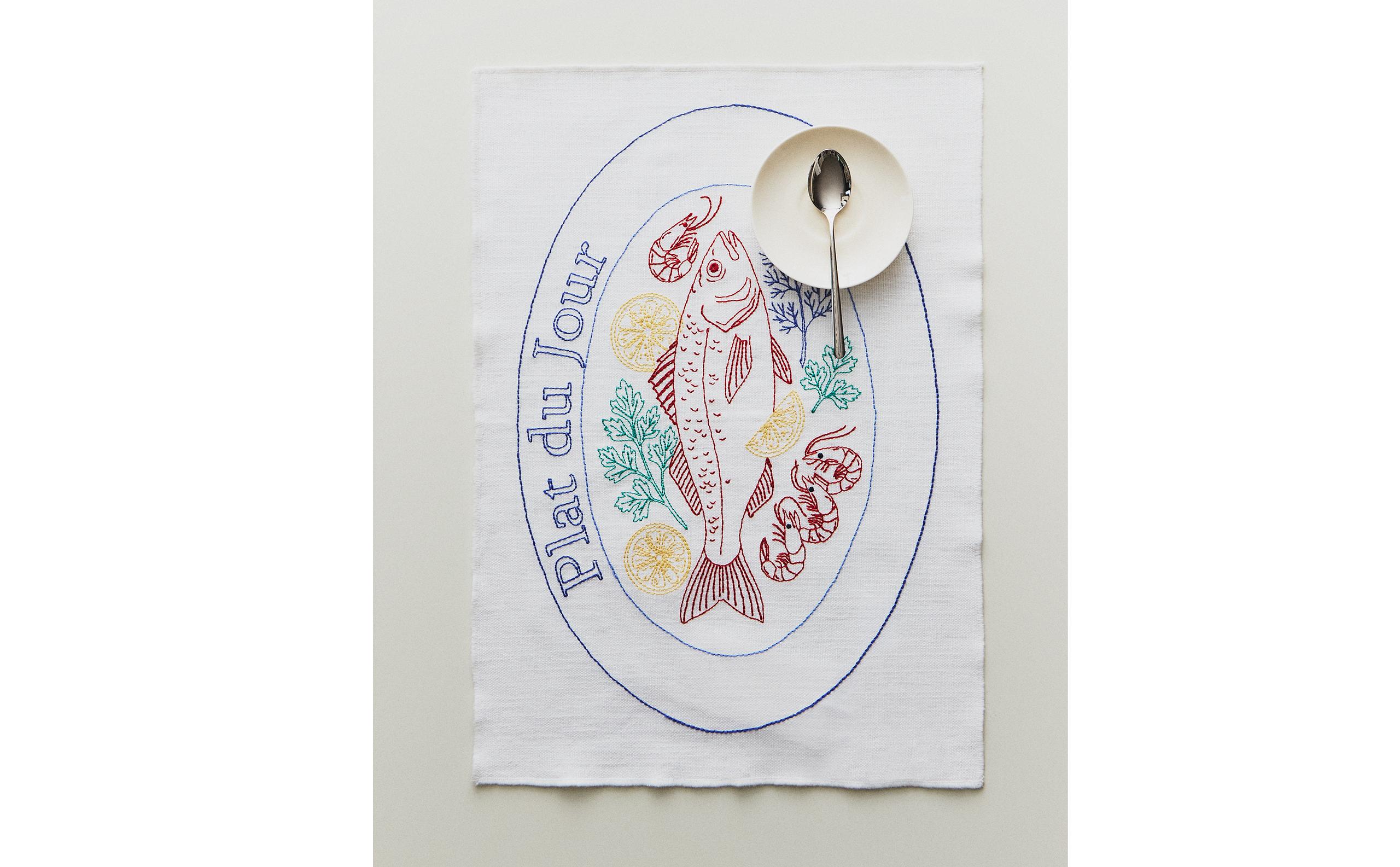 PLACEMAT WITH FISH EMBROIDERY product thumbnail 2