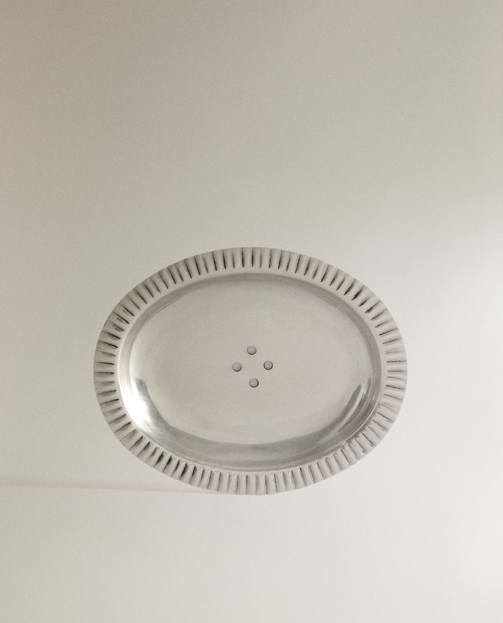SCALLOPED METAL BATHROOM SOAP DISH product thumbnail 8