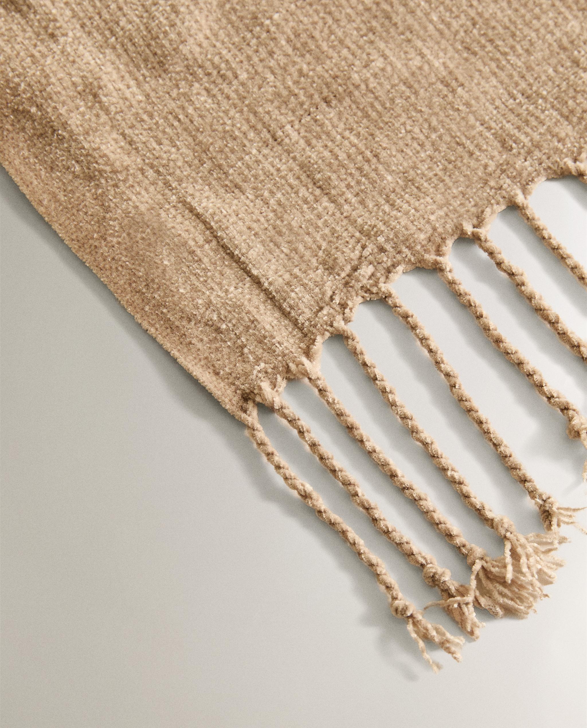 CHENILLE THROW product thumbnail 6