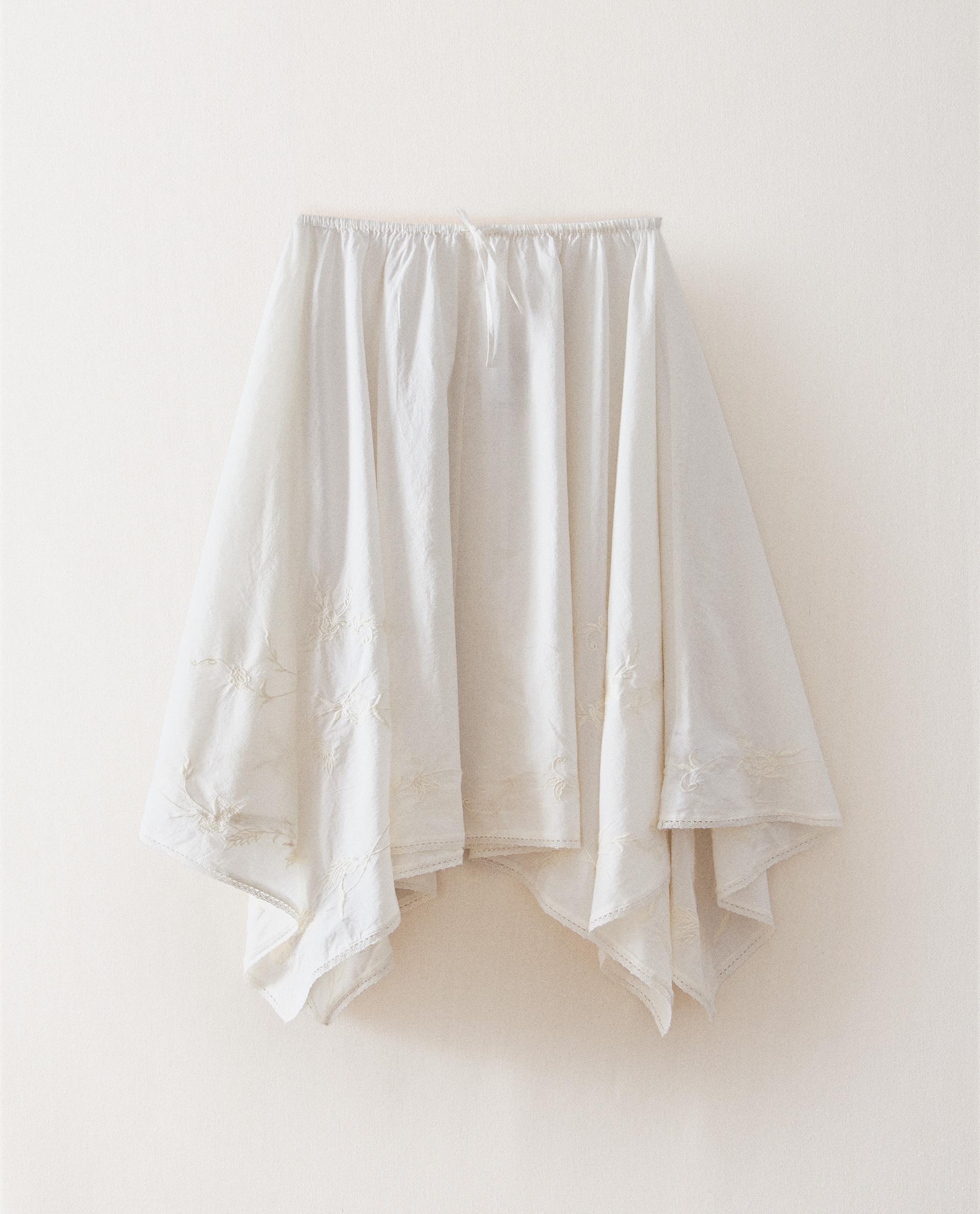 EMBROIDERED SKIRT EMBROIDERED SKIRT