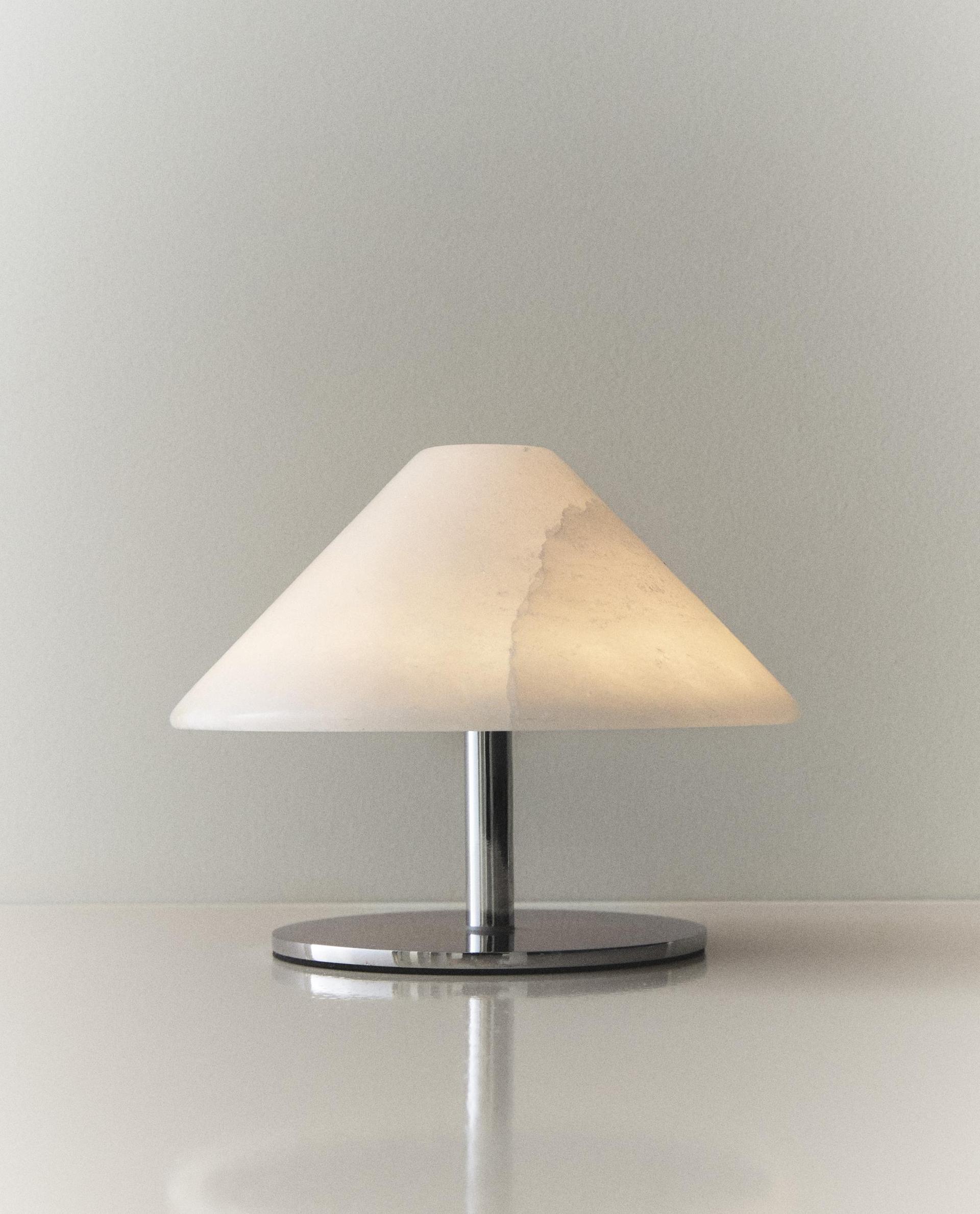 KABELLOSE TISCHLAMPE AUS ALABASTER KABELLOSE TISCHLAMPE AUS ALABASTER