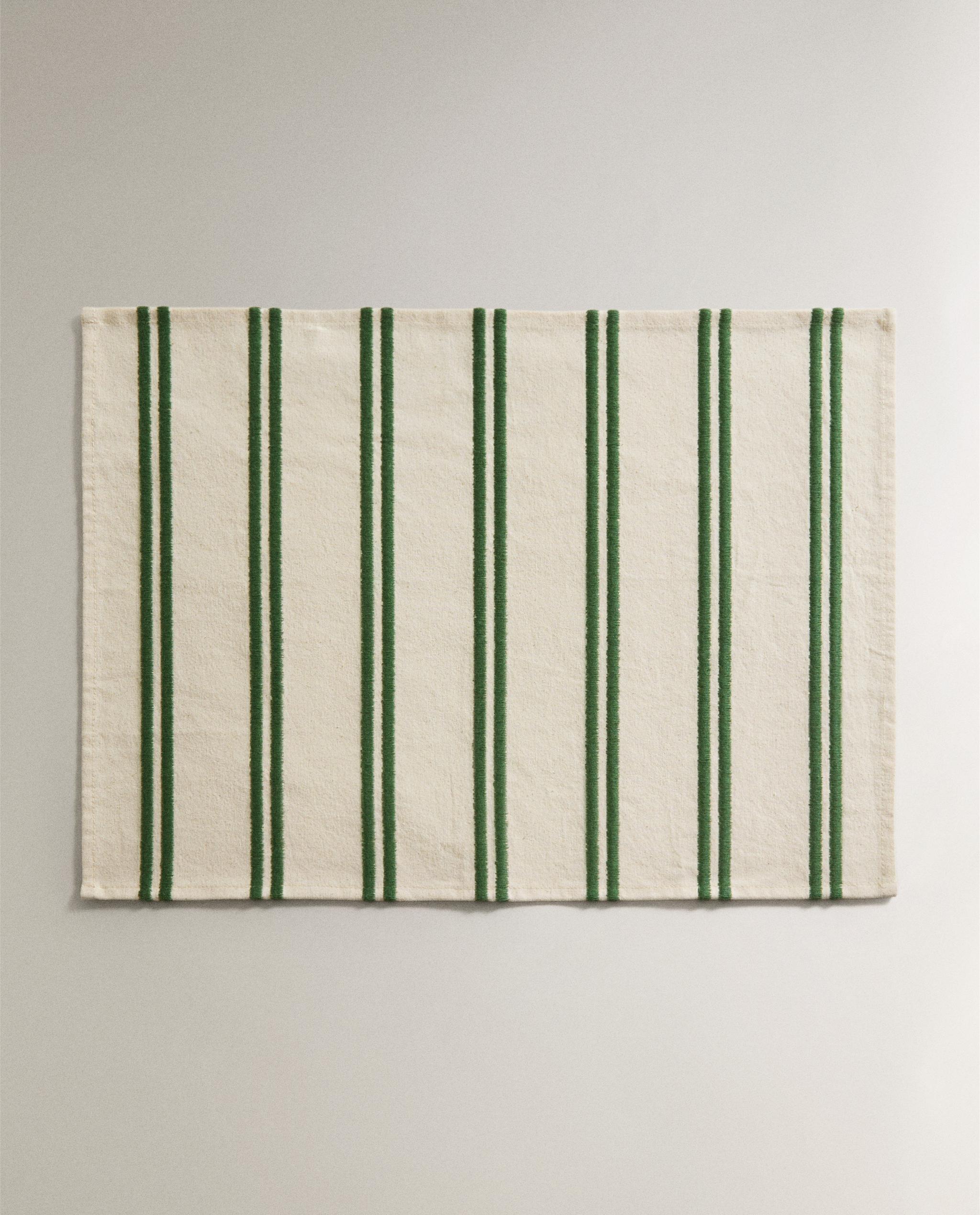 PLACEMAT WITH EMBROIDERED STRIPES product thumbnail 15