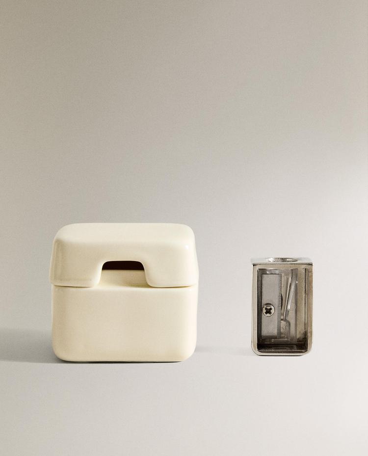 STONEWARE MAKEUP PENCIL SHARPENER STONEWARE MAKEUP PENCIL SHARPENER