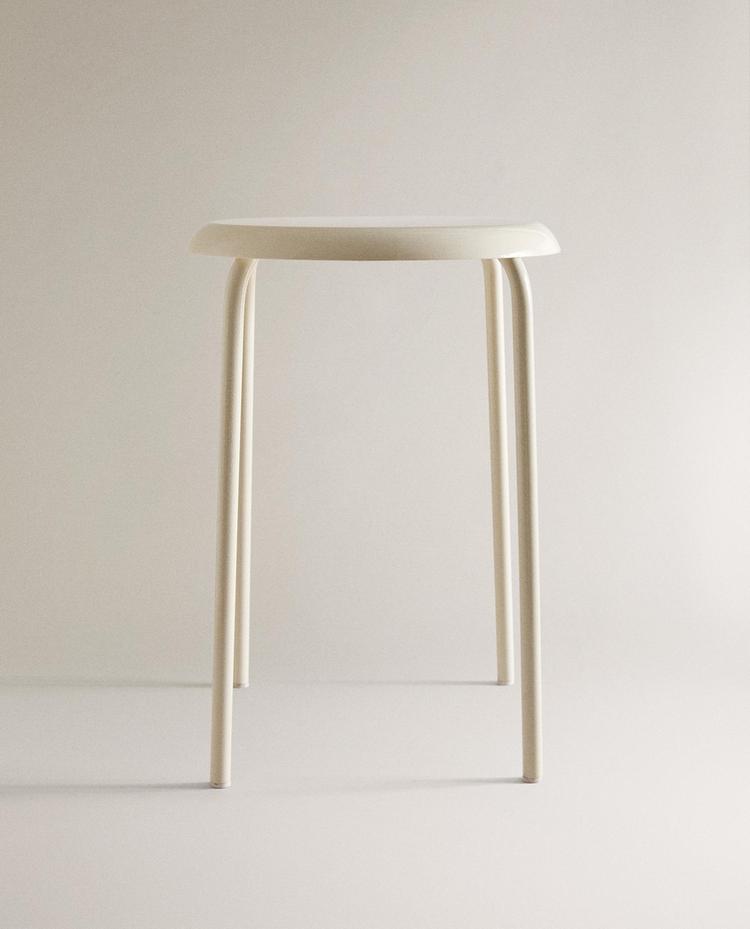 BANQUETA DE METAL LAQUEADO