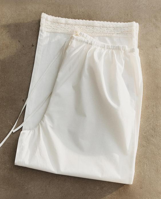 بنطلون قطني بشريط دانتيل