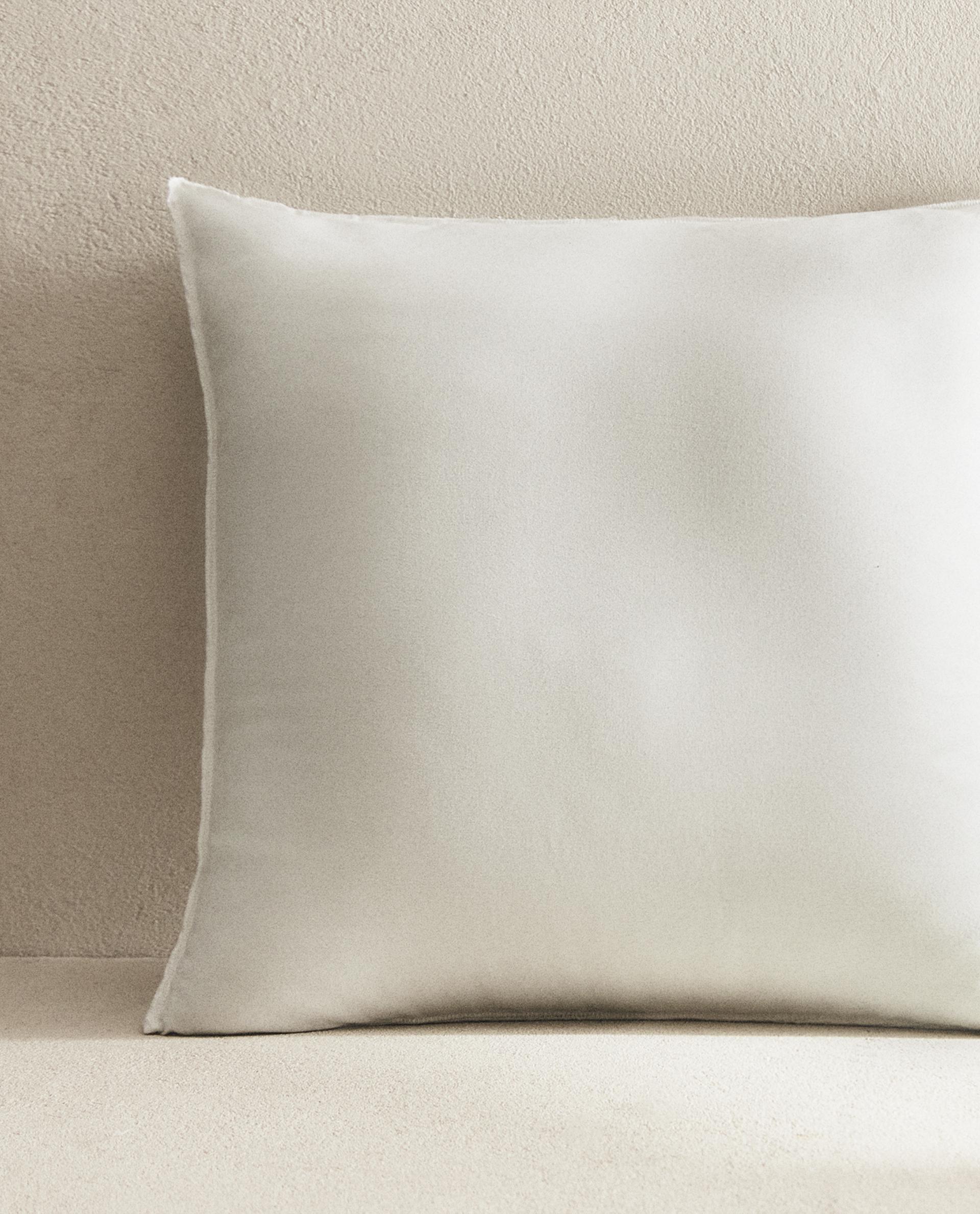 MICROFIBRE CUSHION INSERT MICROFIBRE CUSHION INSERT