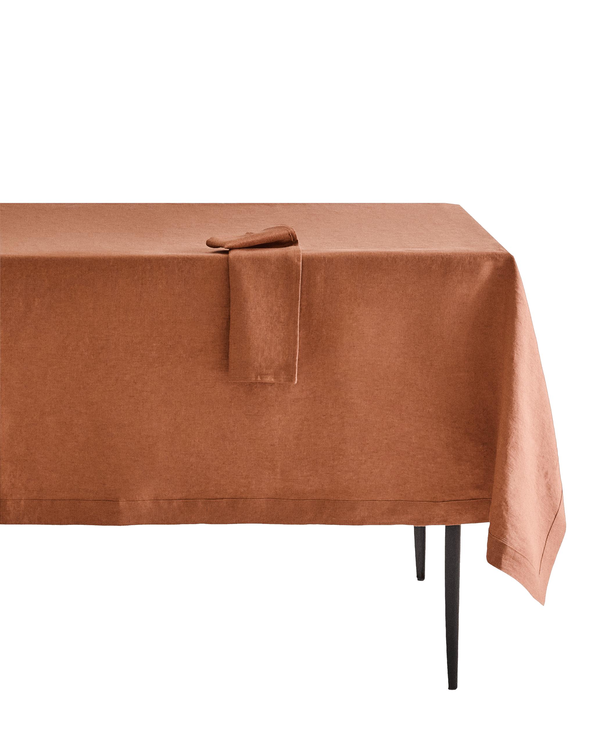 TABLECLOTH, VASE AND FORGED METAL CHAIR product thumbnail 7