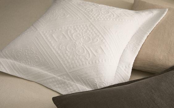 KATOENEN KUSSENHOES MET GEOMETRISCH MOTIEF KATOENEN KUSSENHOES MET GEOMETRISCH MOTIEF