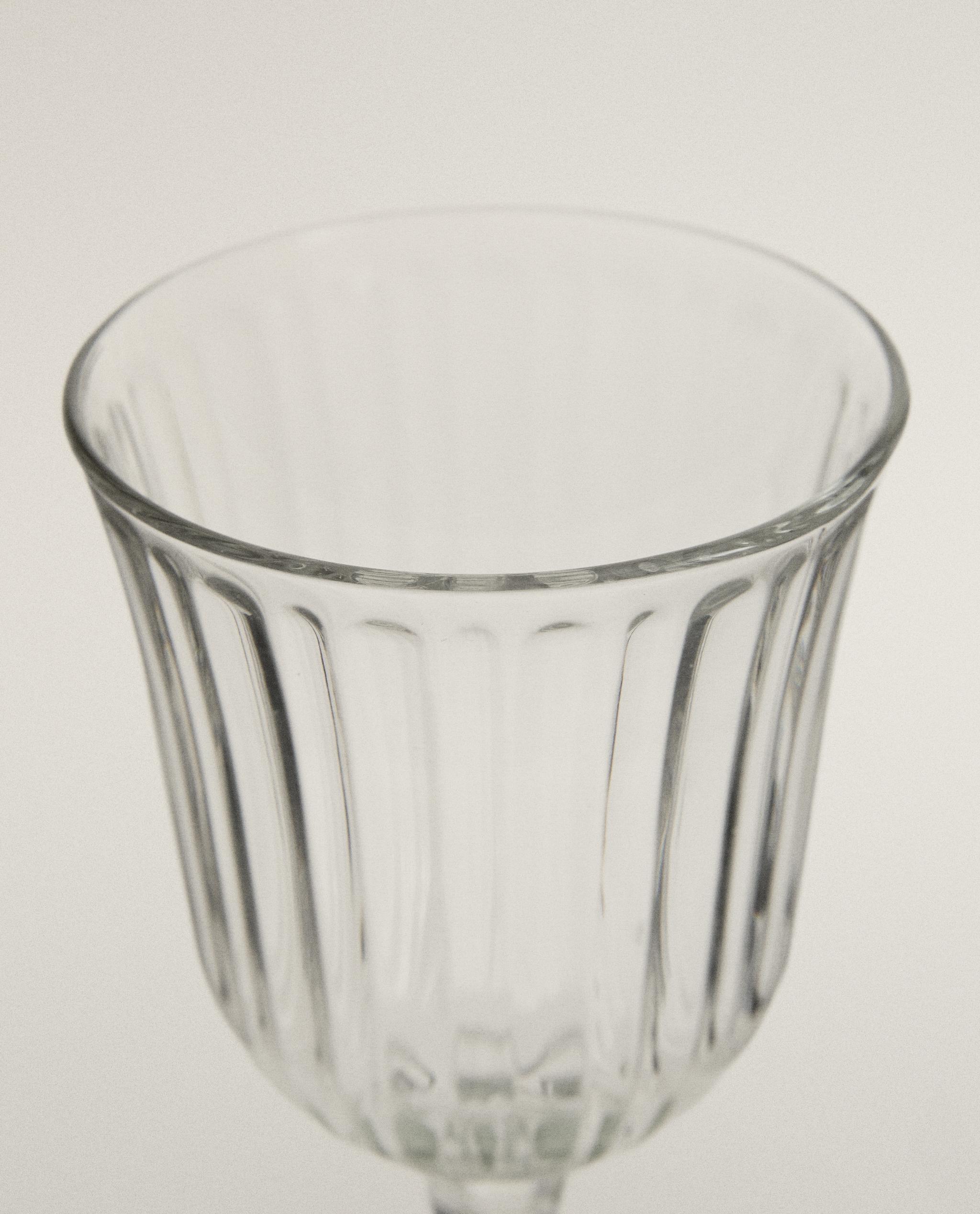 TUMBLER SET WITH RAISED DESIGN AND COLOURED BASE product thumbnail 9