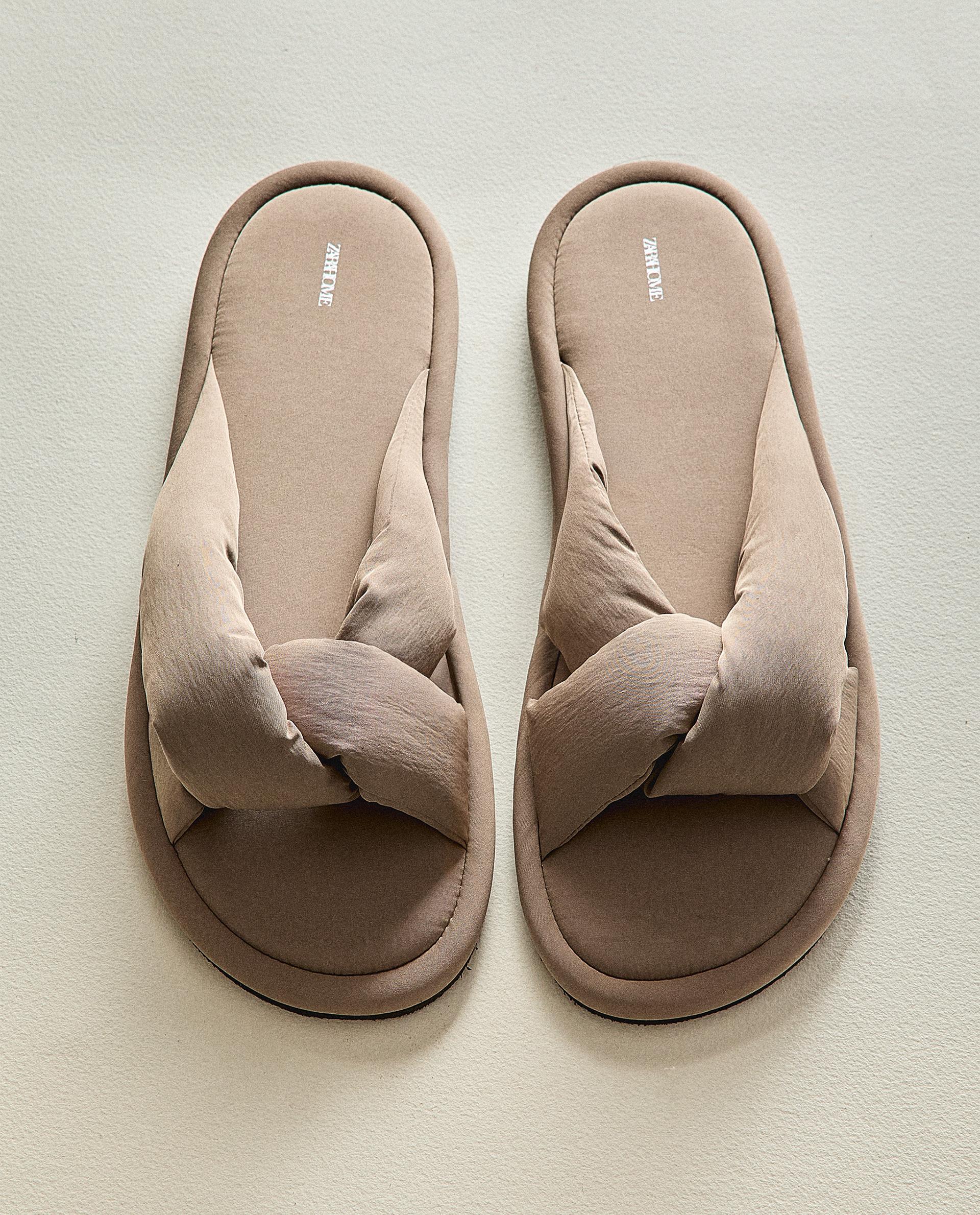 ZAPATILLA DESTALONADA NUDO Zara Home Colombia