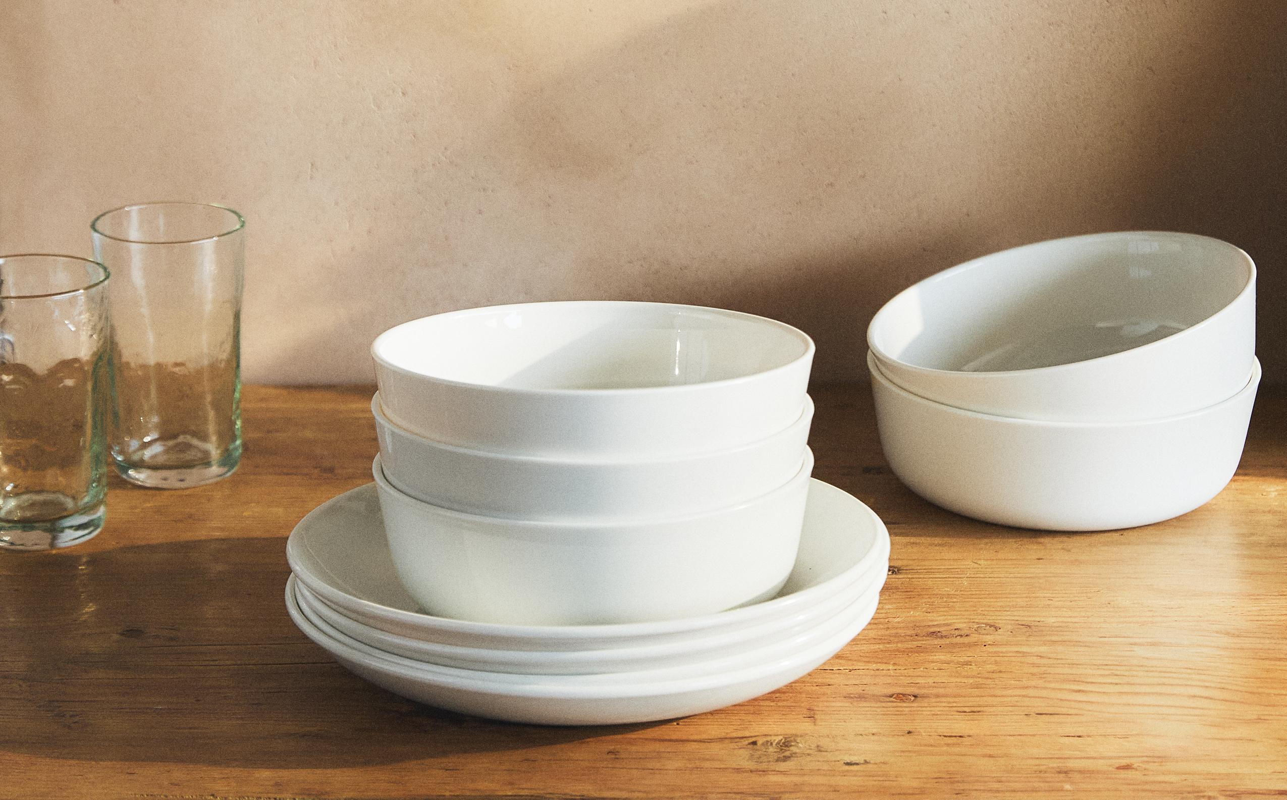 MINIMALIST DESIGN TABLEWARE