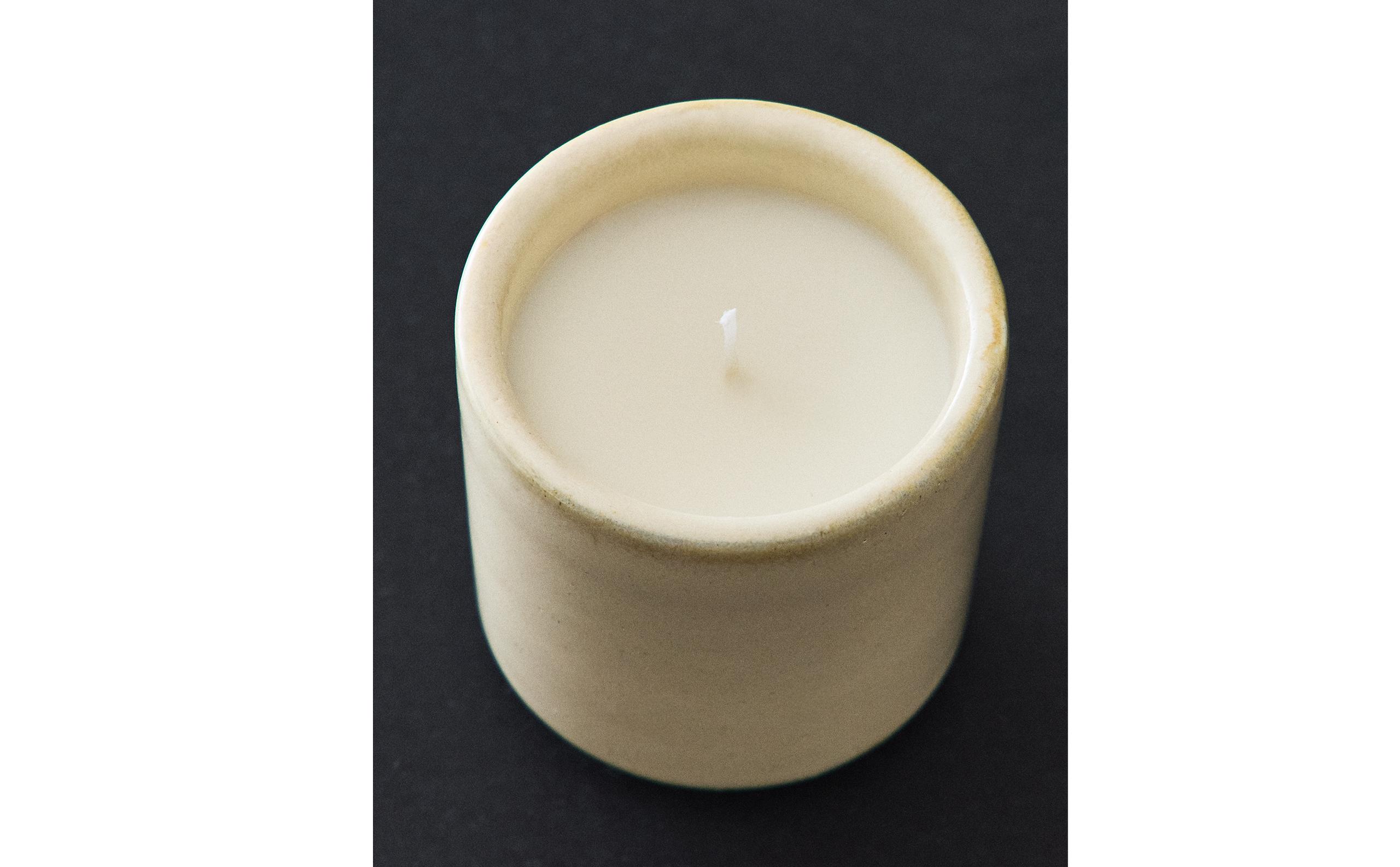 (125 G) SALTY BUTTER CROISSANT SCENTED CANDLE product thumbnail 8