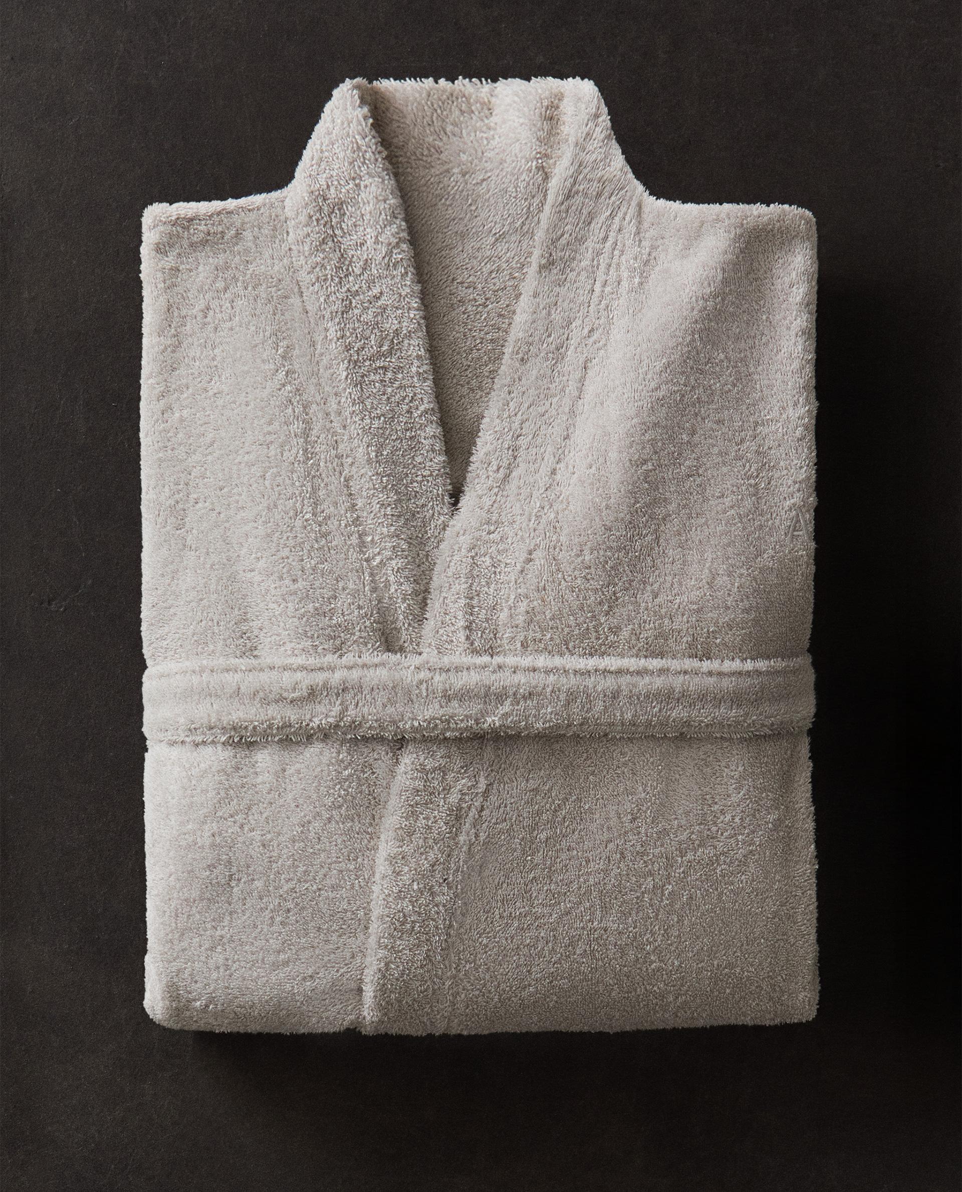 HIGH QUALITY COTTON BATHROBE (420 GXM²) HIGH QUALITY COTTON BATHROBE (420 GXM²)