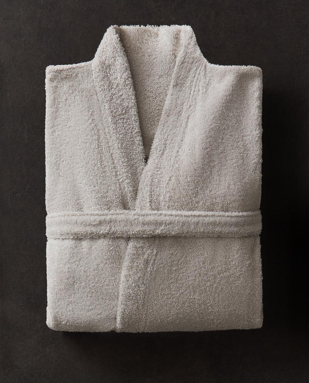 HIGH QUALITY COTTON BATHROBE (420 GXM²) HIGH QUALITY COTTON BATHROBE (420 GXM²)