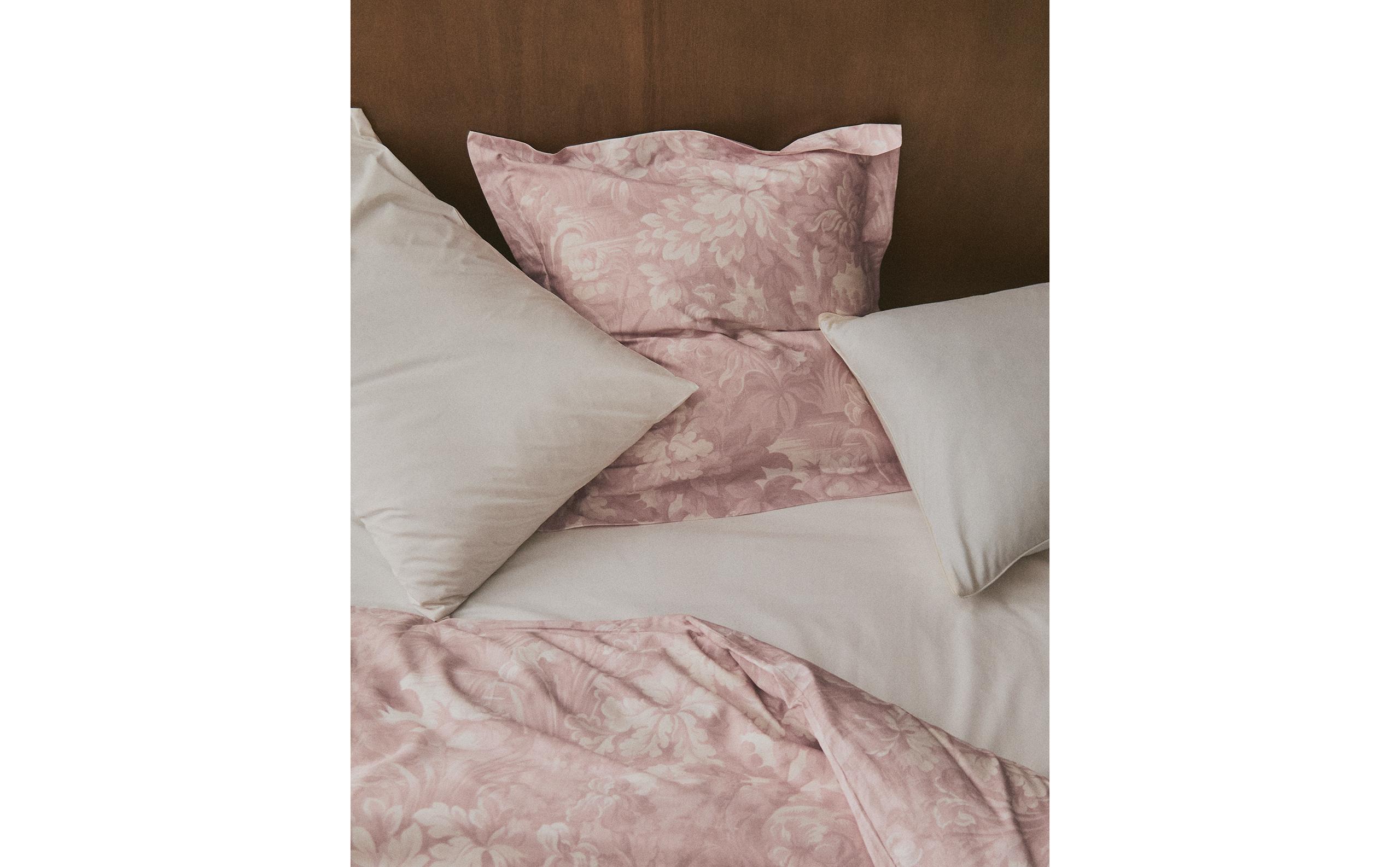 PILLOWCASE WITH FLORAL AND BRANCH PRINT product thumbnail 5