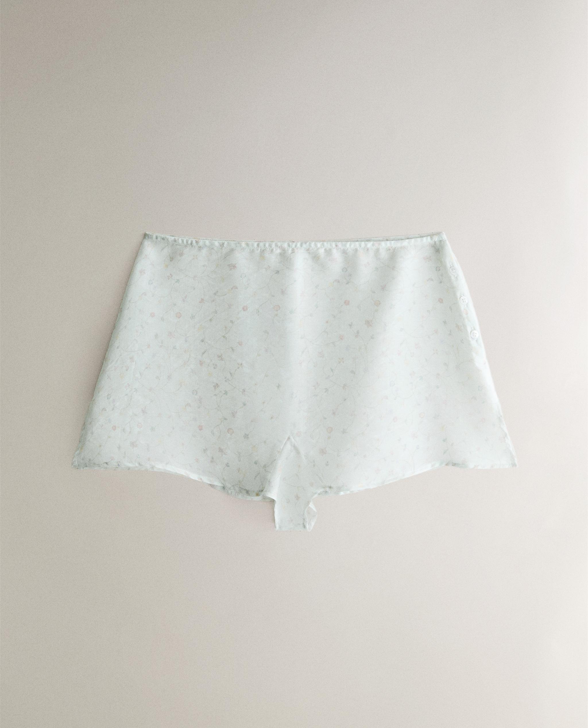 FLORAL SHORTS WITH SLITS product thumbnail 4